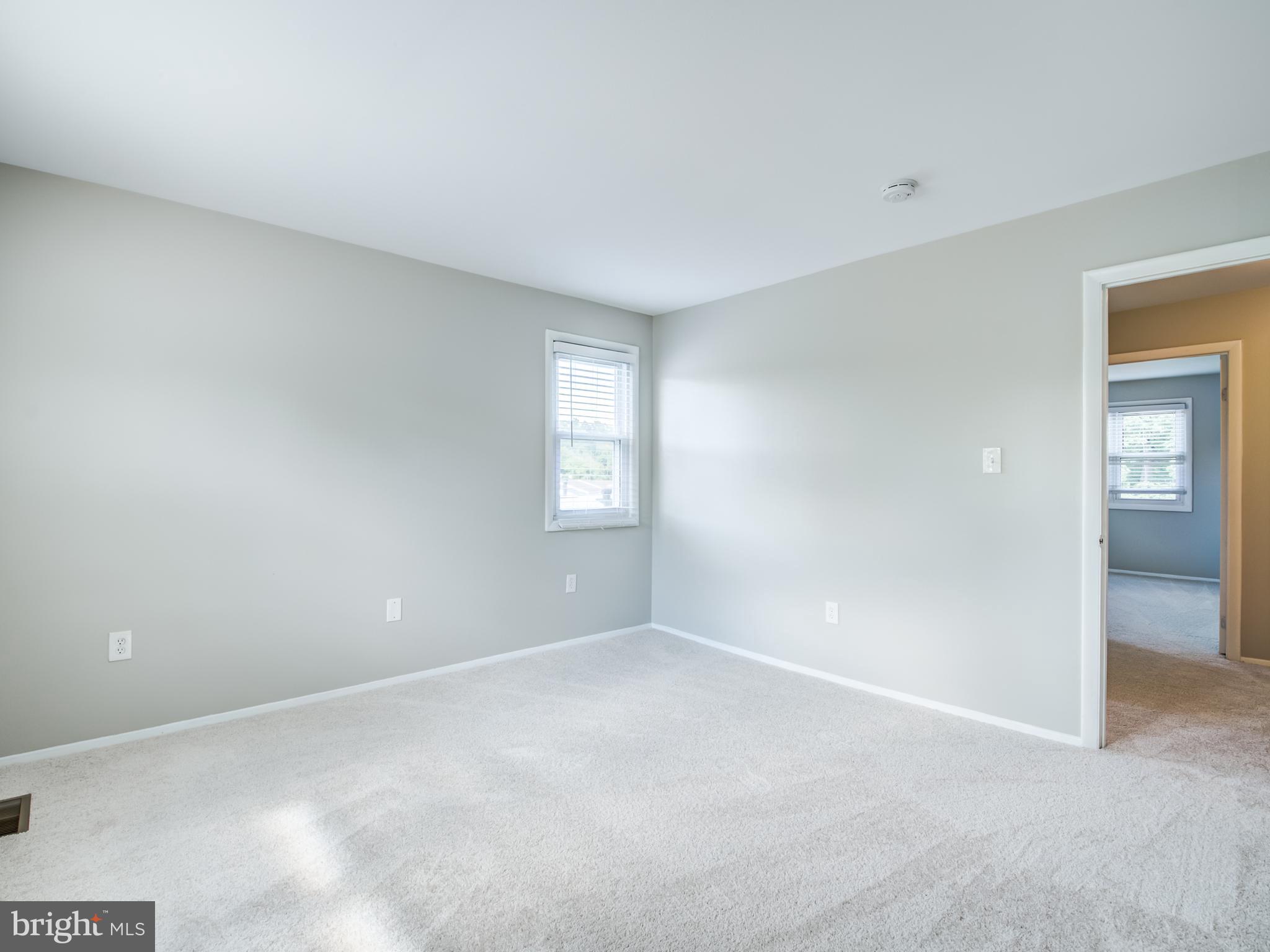 LAURELTON - Residential