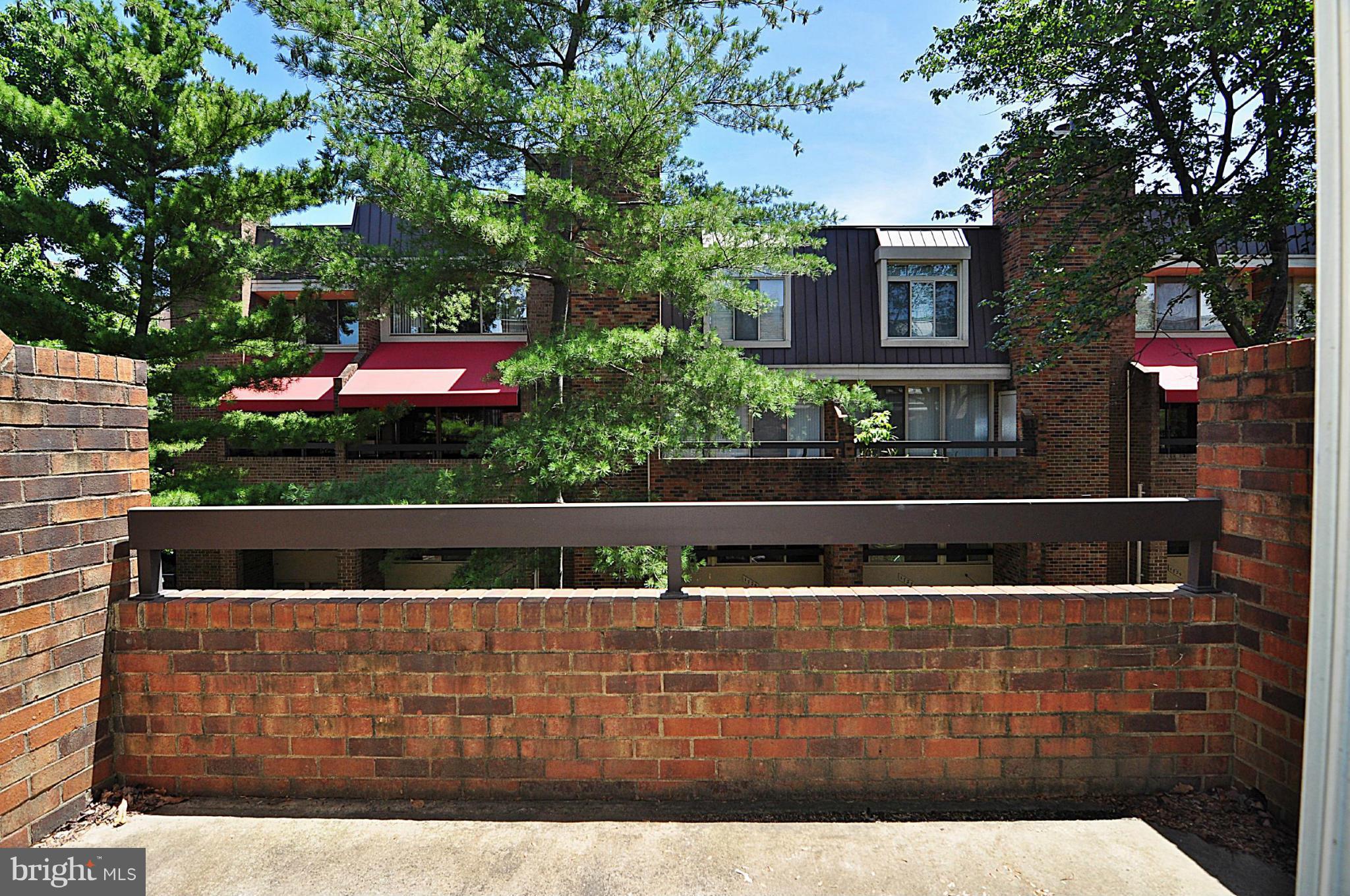 SOUTHAMPTON - Residential Lease