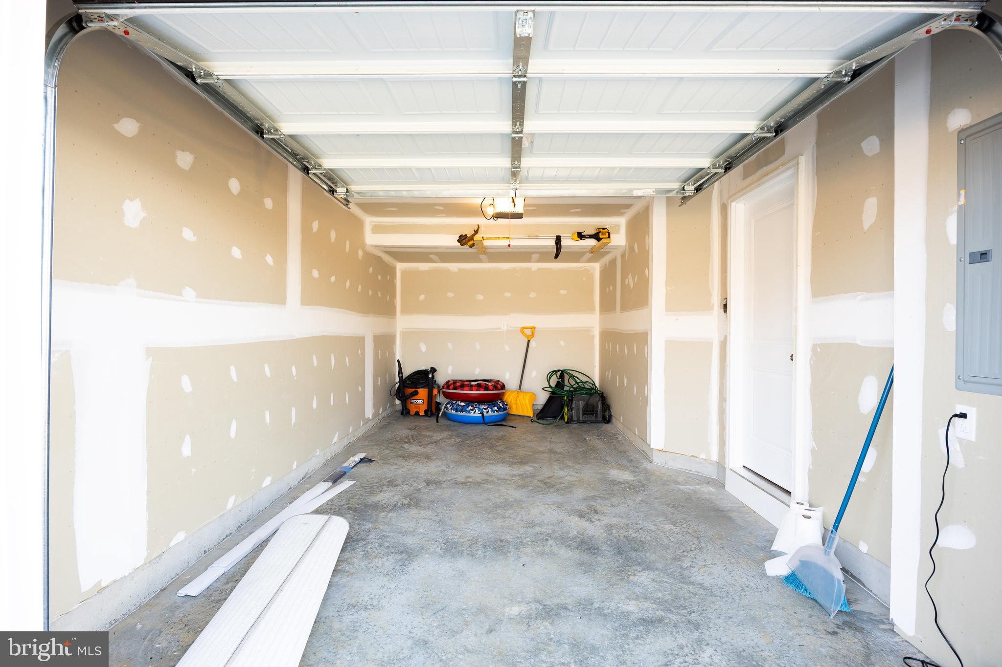 ARCHERS ROCK - Residential