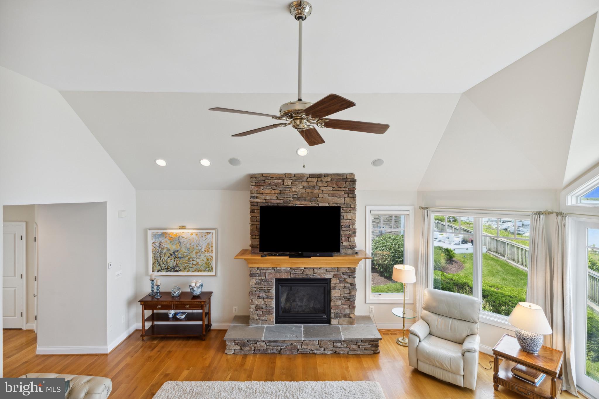 NARROWS POINTE - Residential