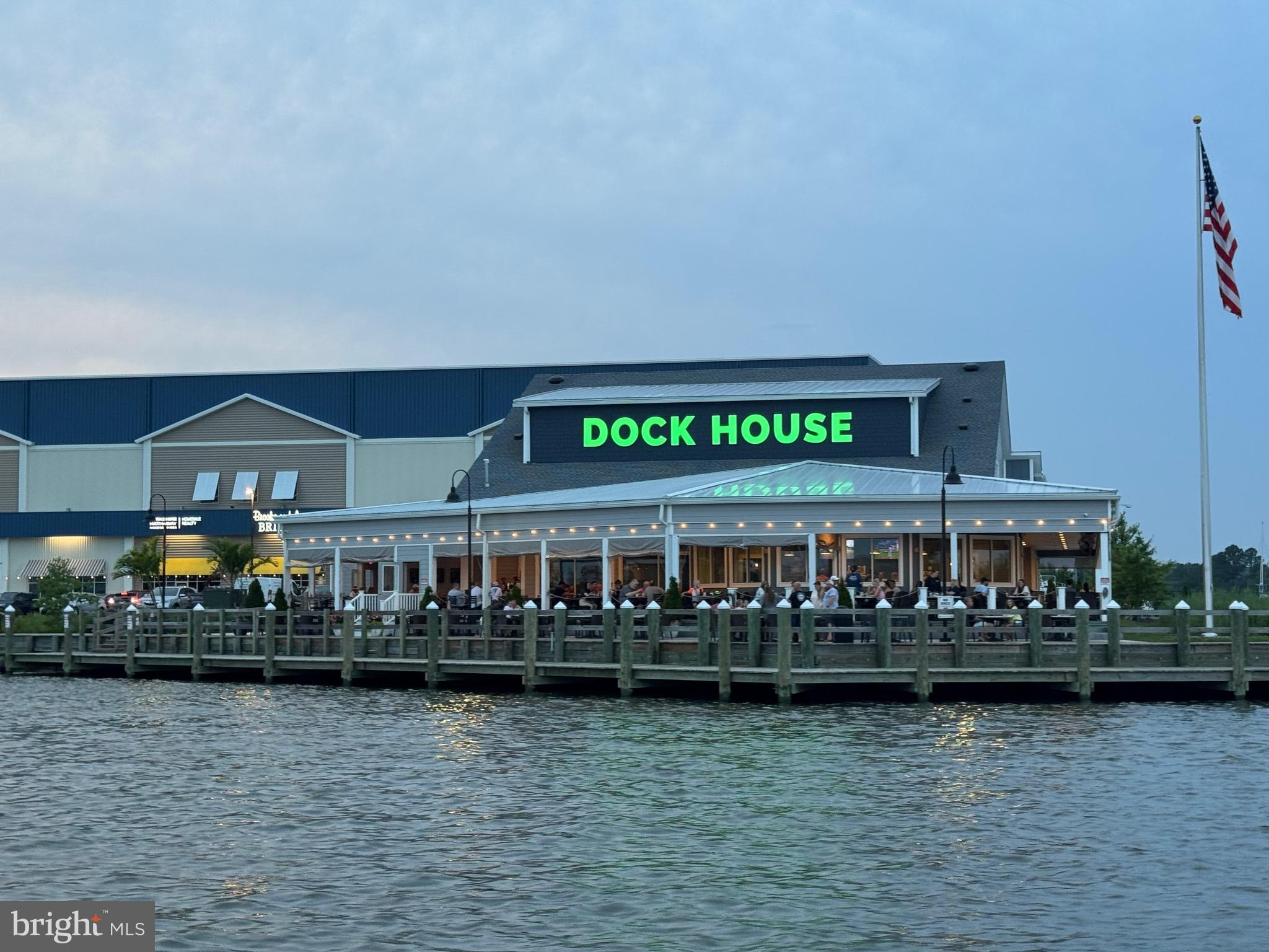 NARROWS POINTE - Residential