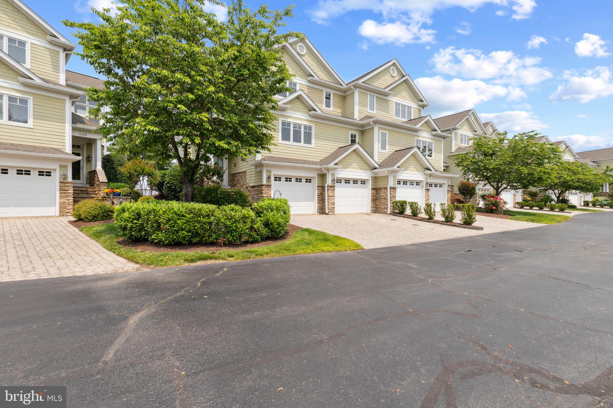 NARROWS POINTE - Residential