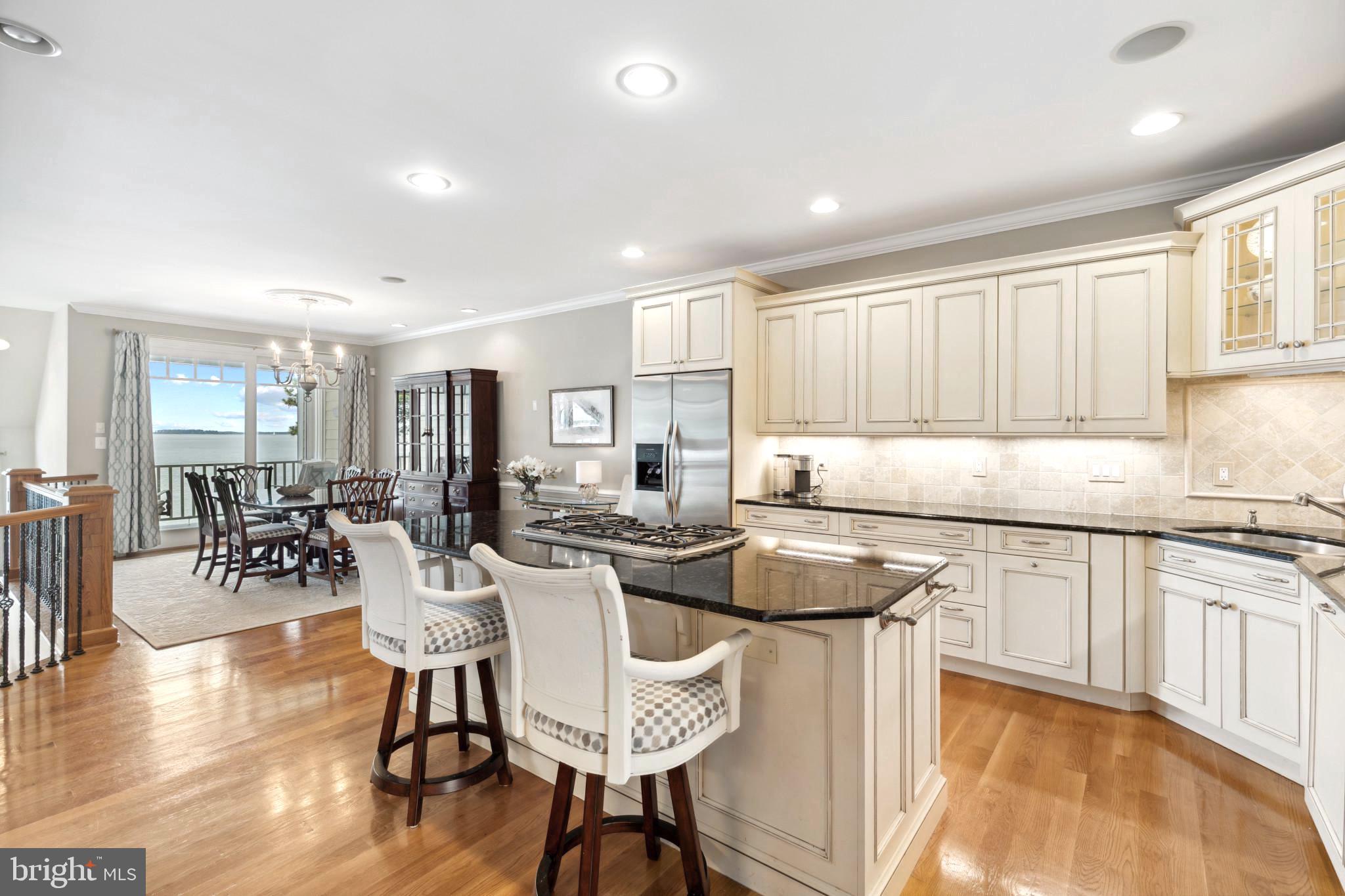 NARROWS POINTE - Residential