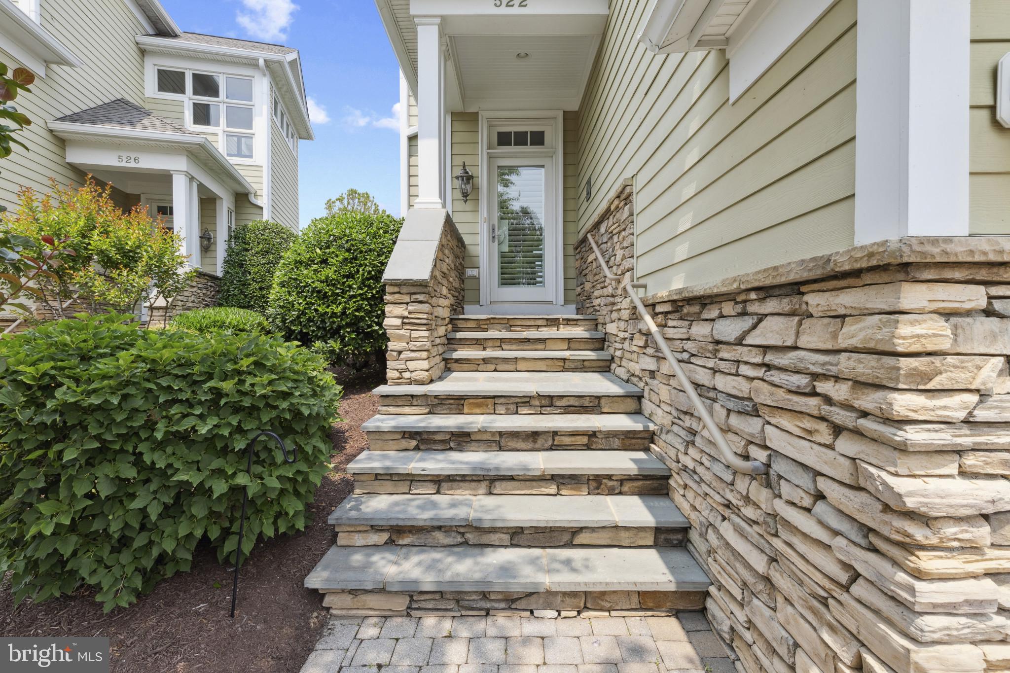 NARROWS POINTE - Residential