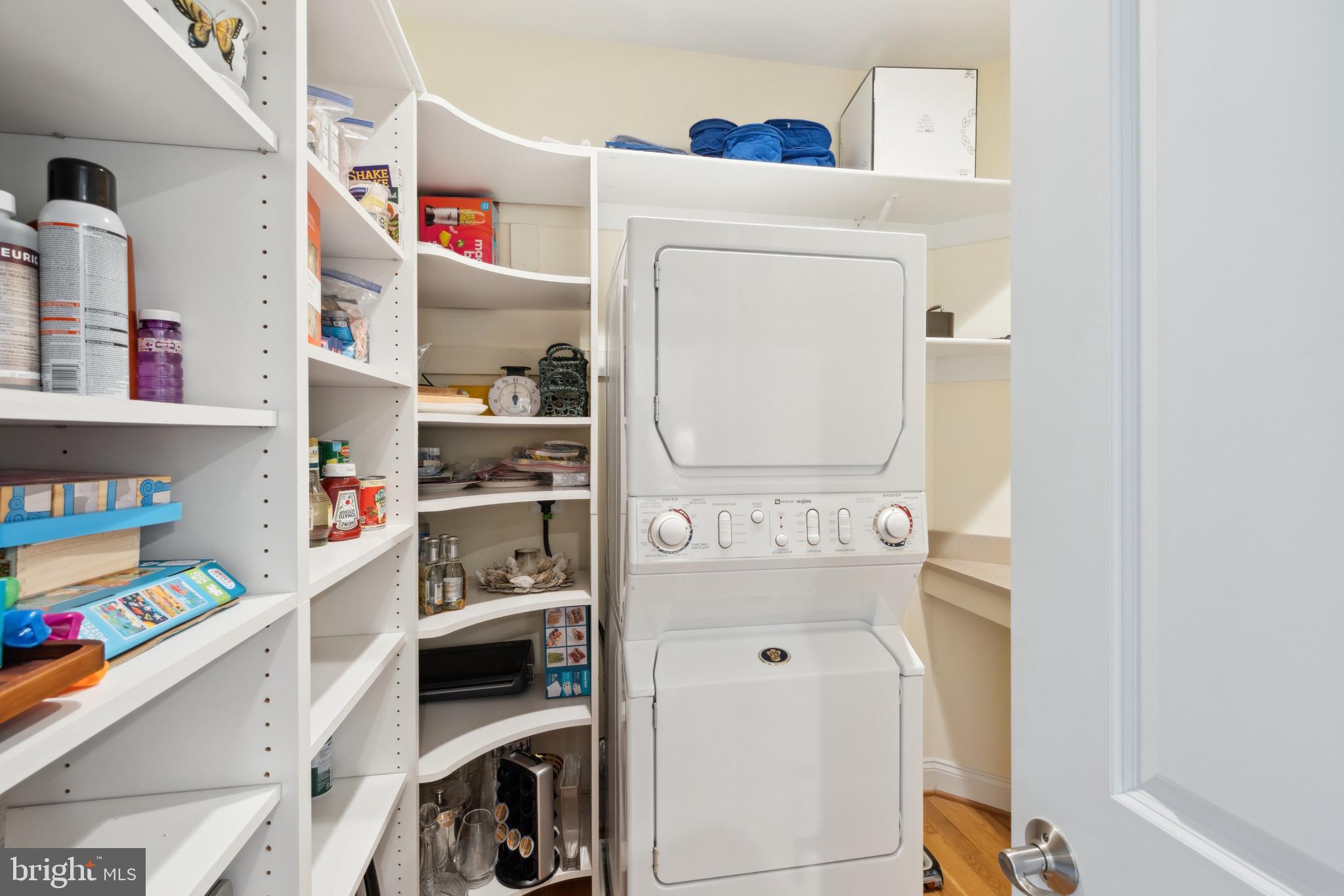 NARROWS POINTE - Residential