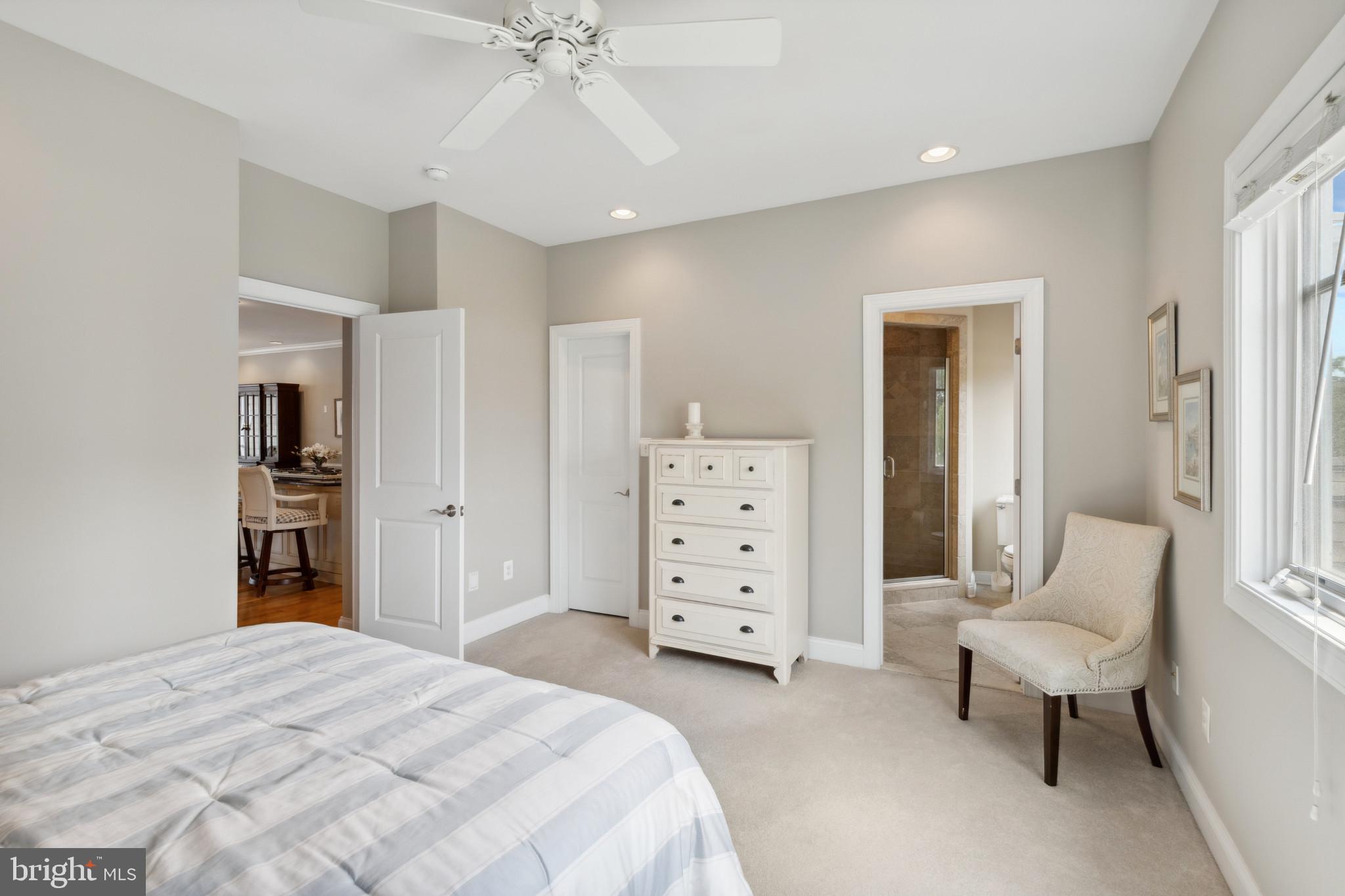 NARROWS POINTE - Residential