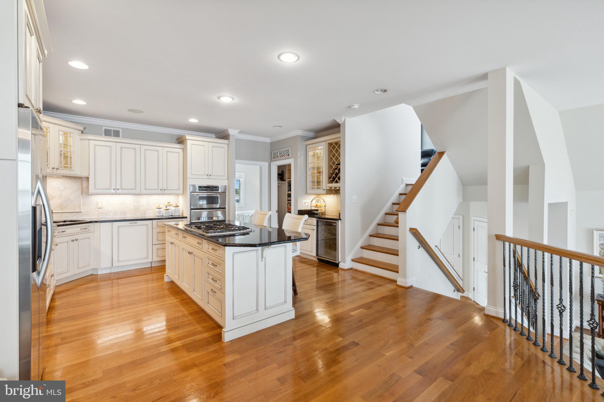 NARROWS POINTE - Residential