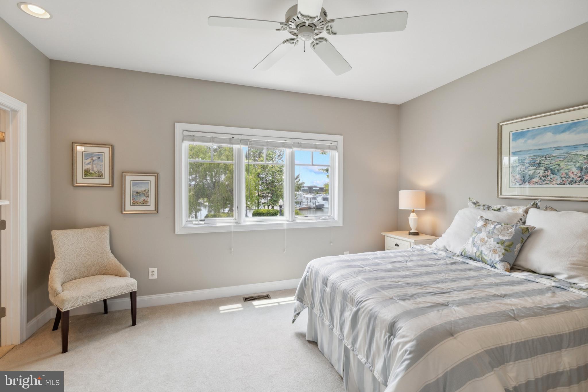 NARROWS POINTE - Residential