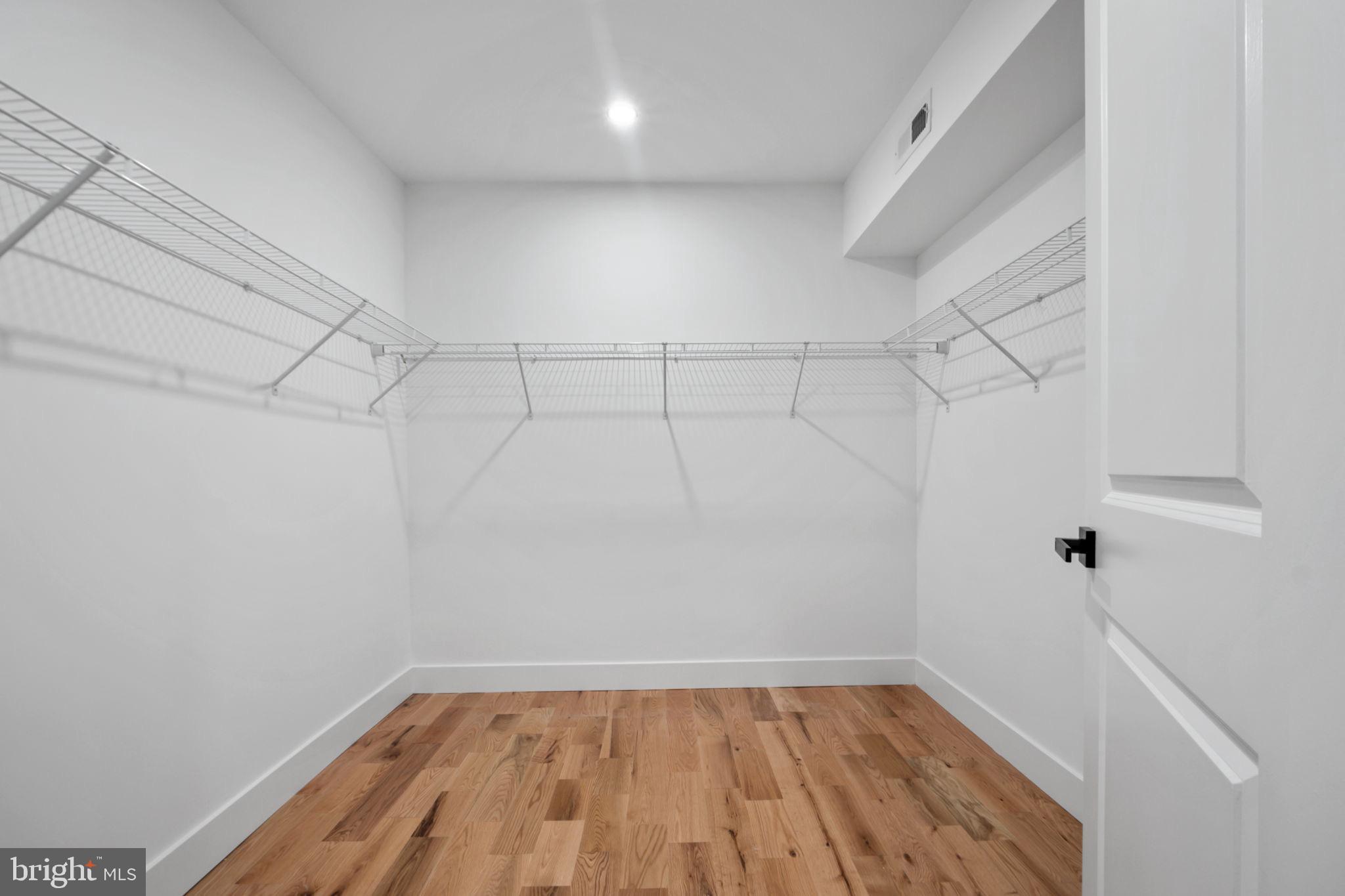 PARKLAWN - Residential