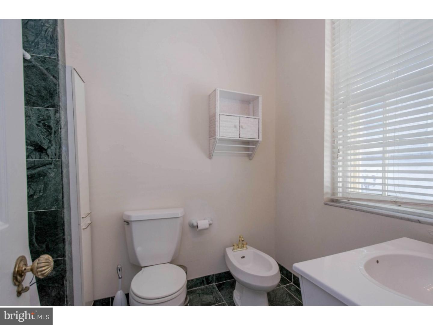 RITTENHOUSE SQUARE - Commercial Sale