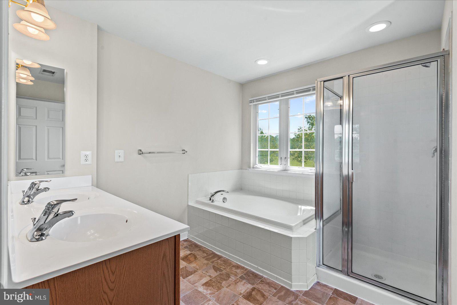 MONROE POINT TOWNHOUSES - Residential