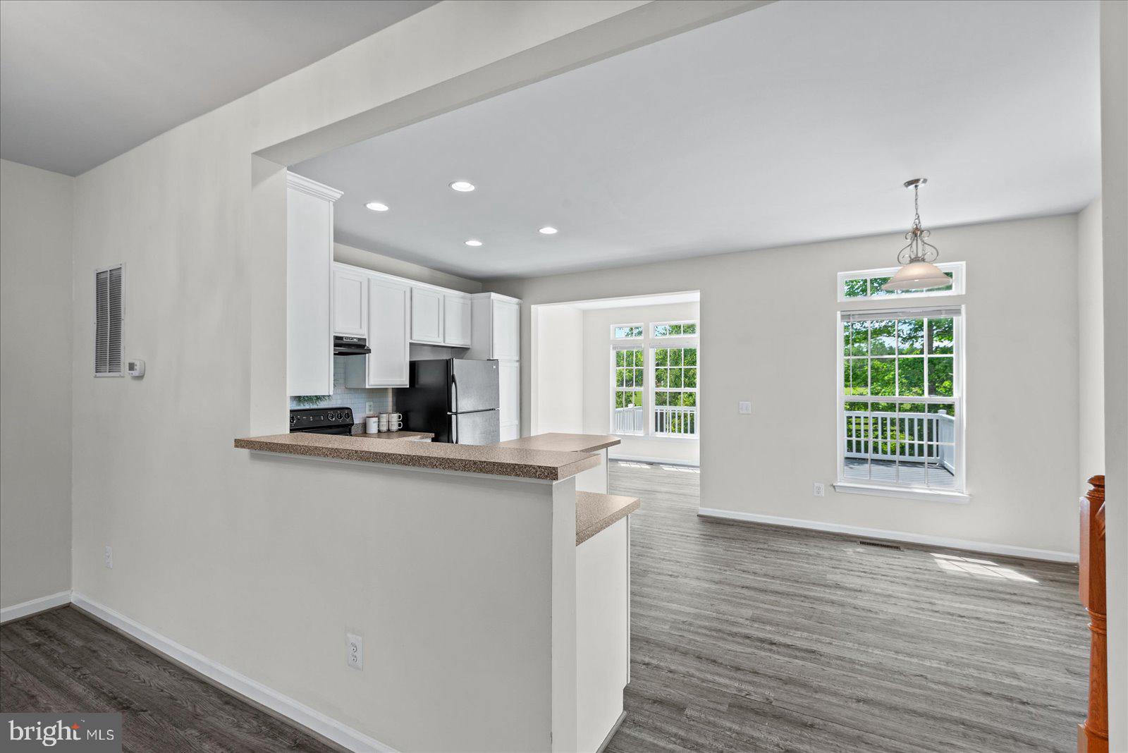 MONROE POINT TOWNHOUSES - Residential