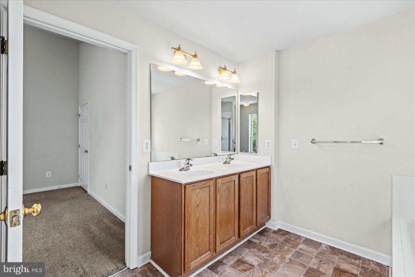 MONROE POINT TOWNHOUSES - Residential