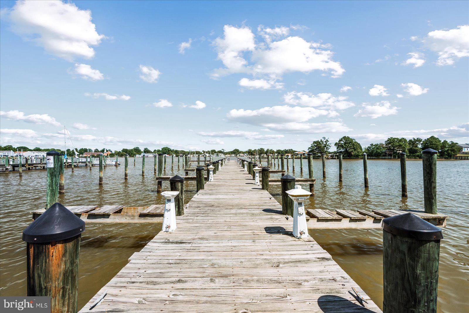 MONROE POINT TOWNHOUSES - Residential