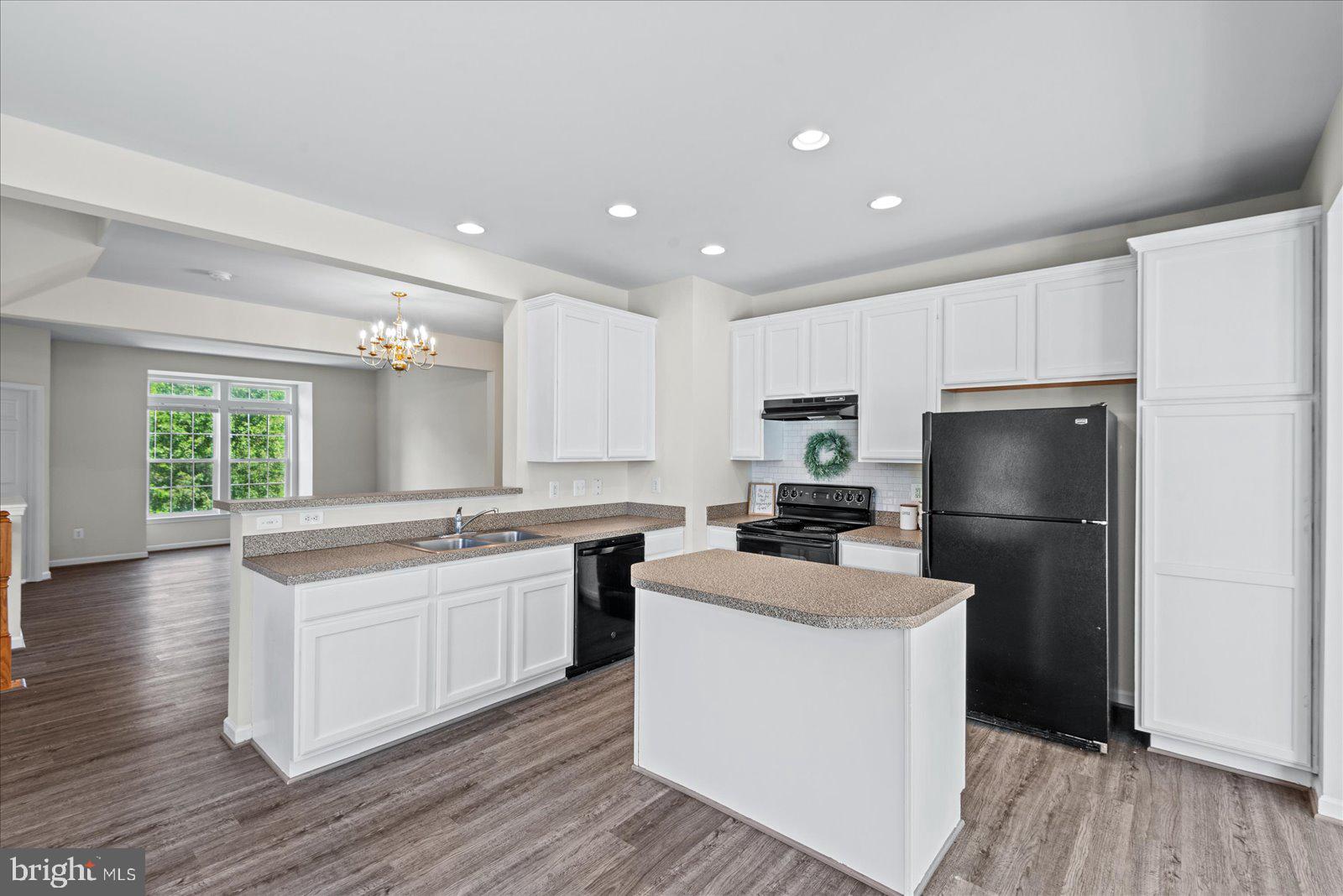 MONROE POINT TOWNHOUSES - Residential