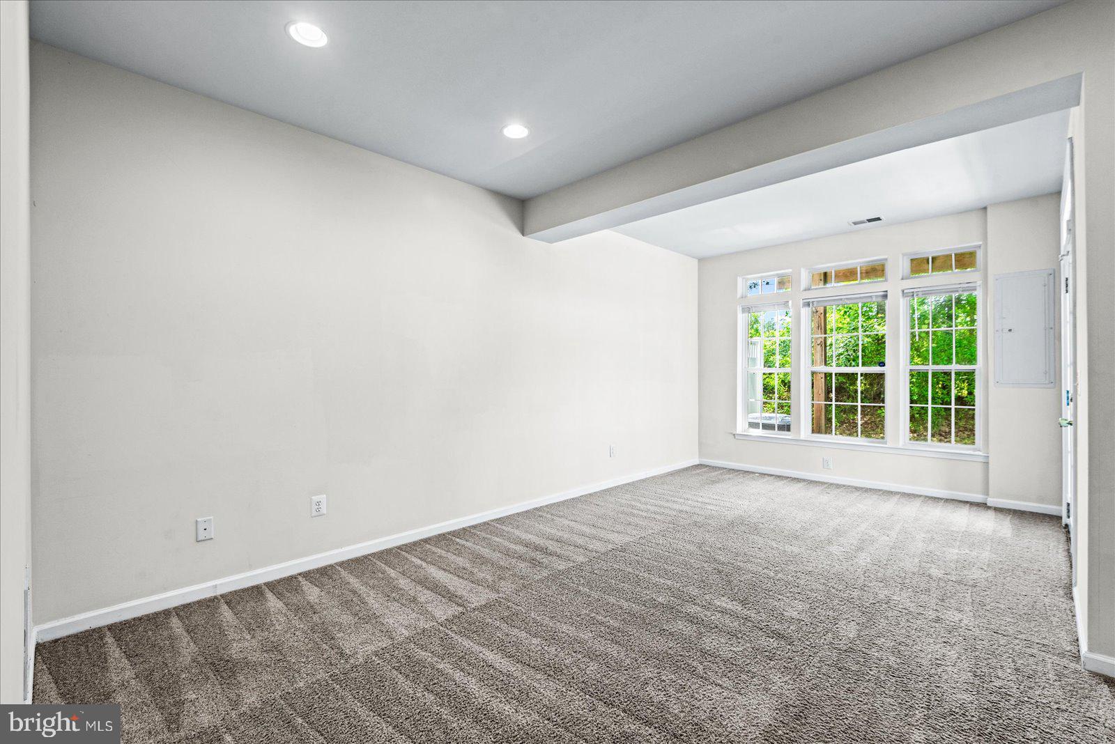 MONROE POINT TOWNHOUSES - Residential