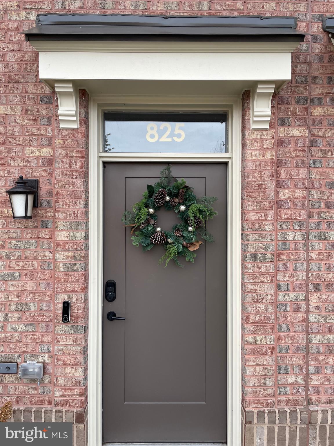 825 SYCAMORE DRIVE SE