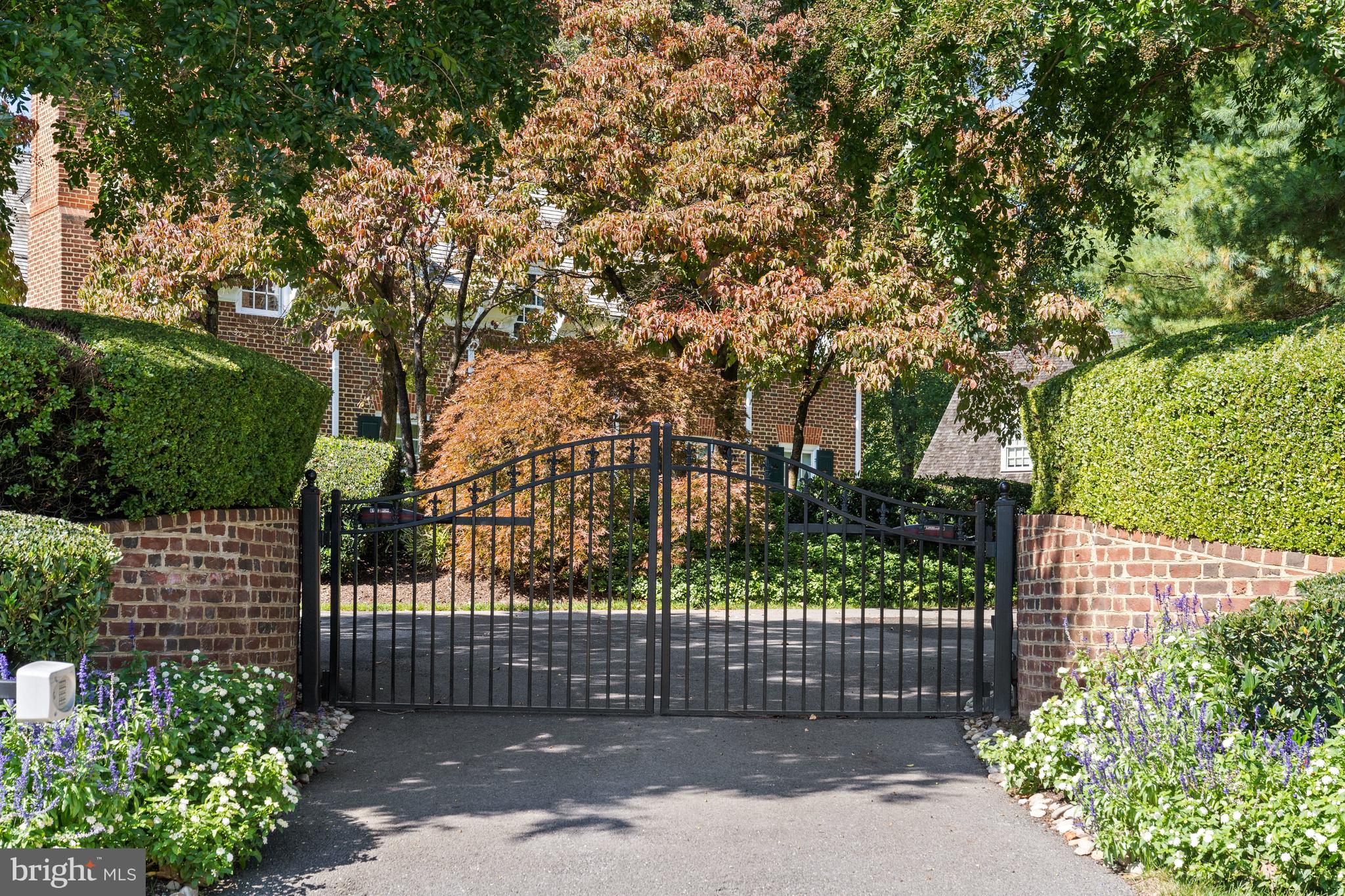 SADDLE RIDGE - Residential