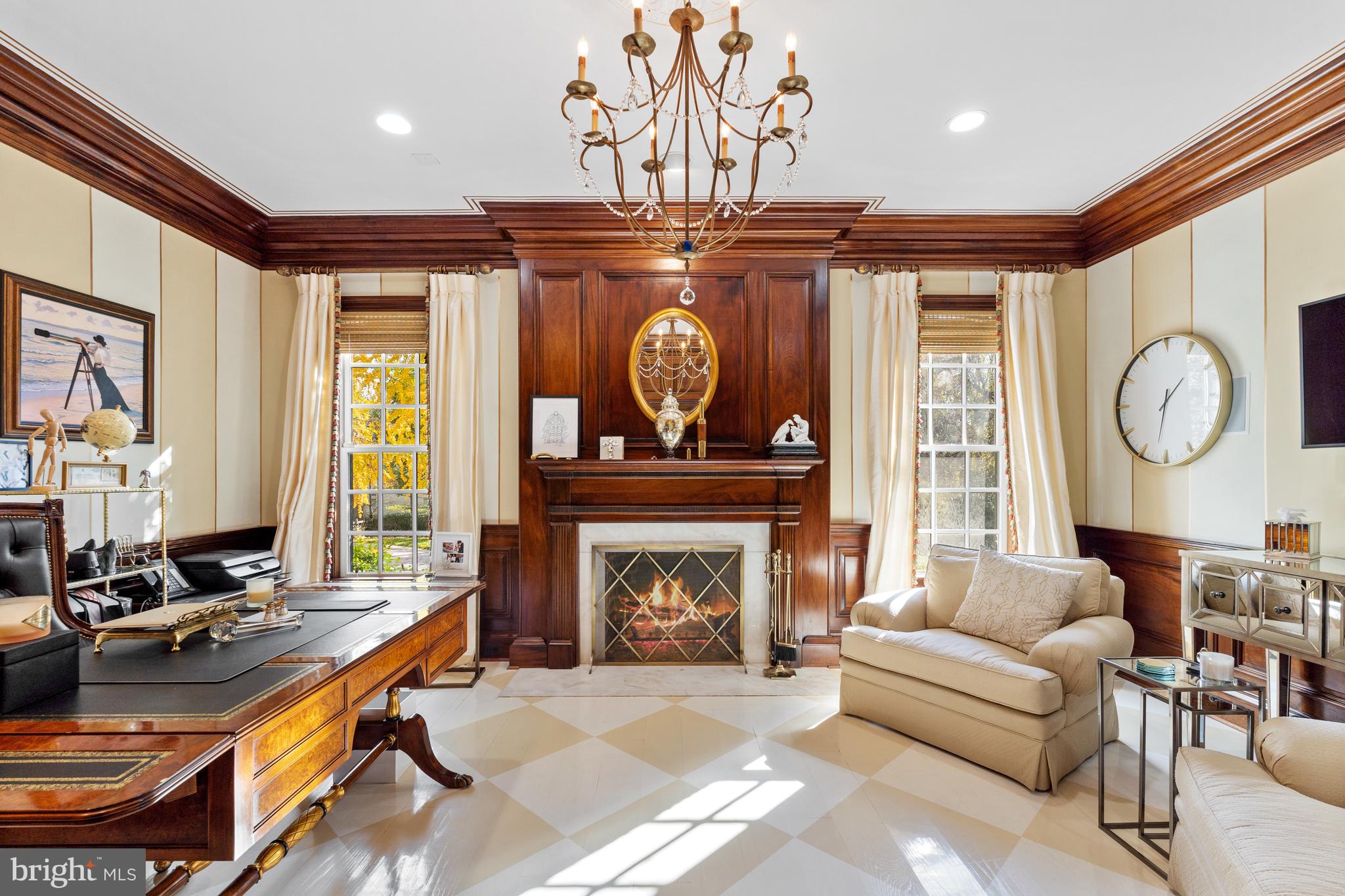 SADDLE RIDGE - Residential