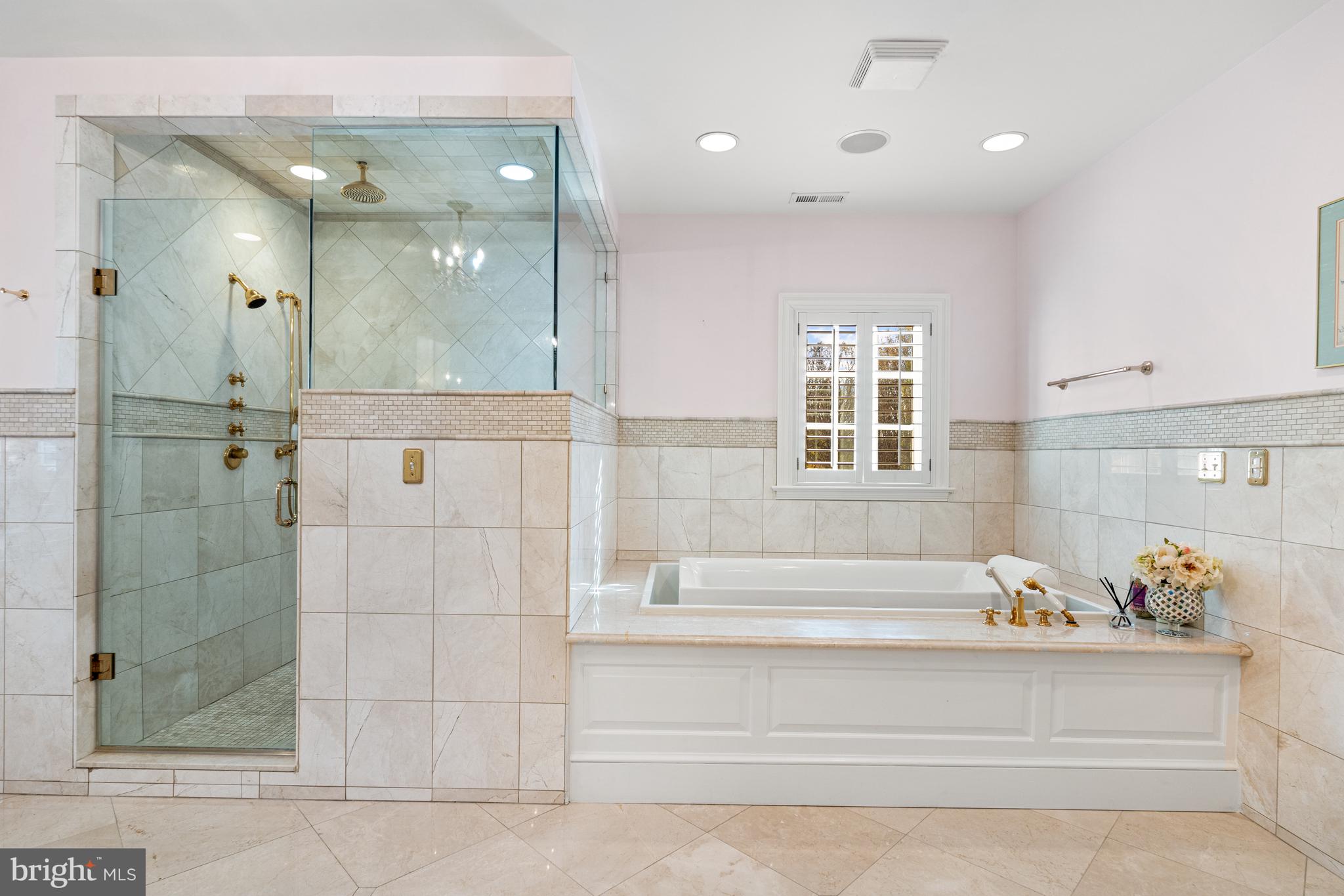 SADDLE RIDGE - Residential