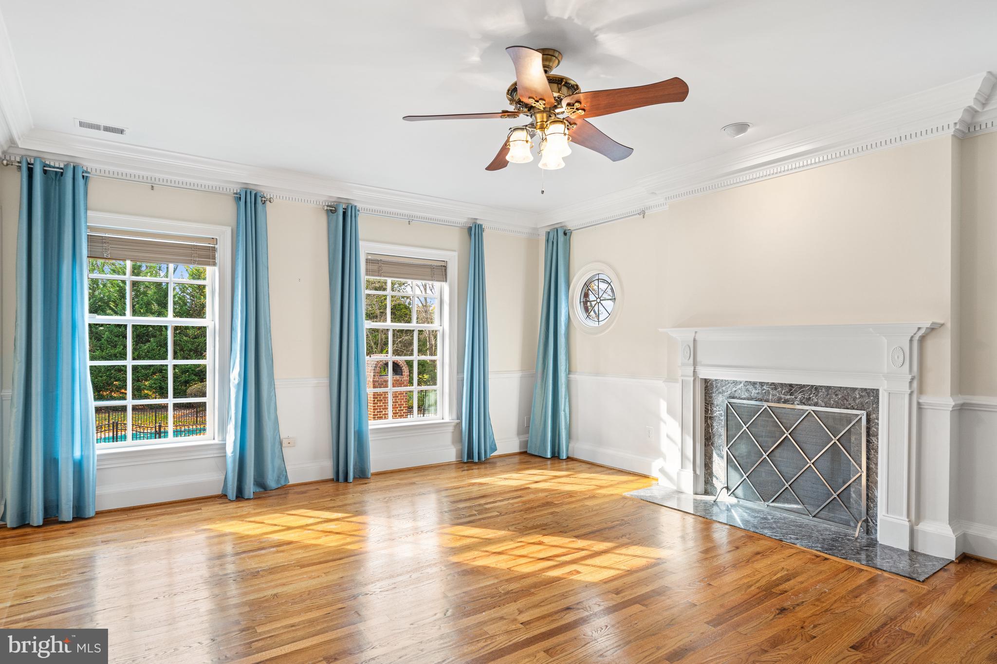 SADDLE RIDGE - Residential