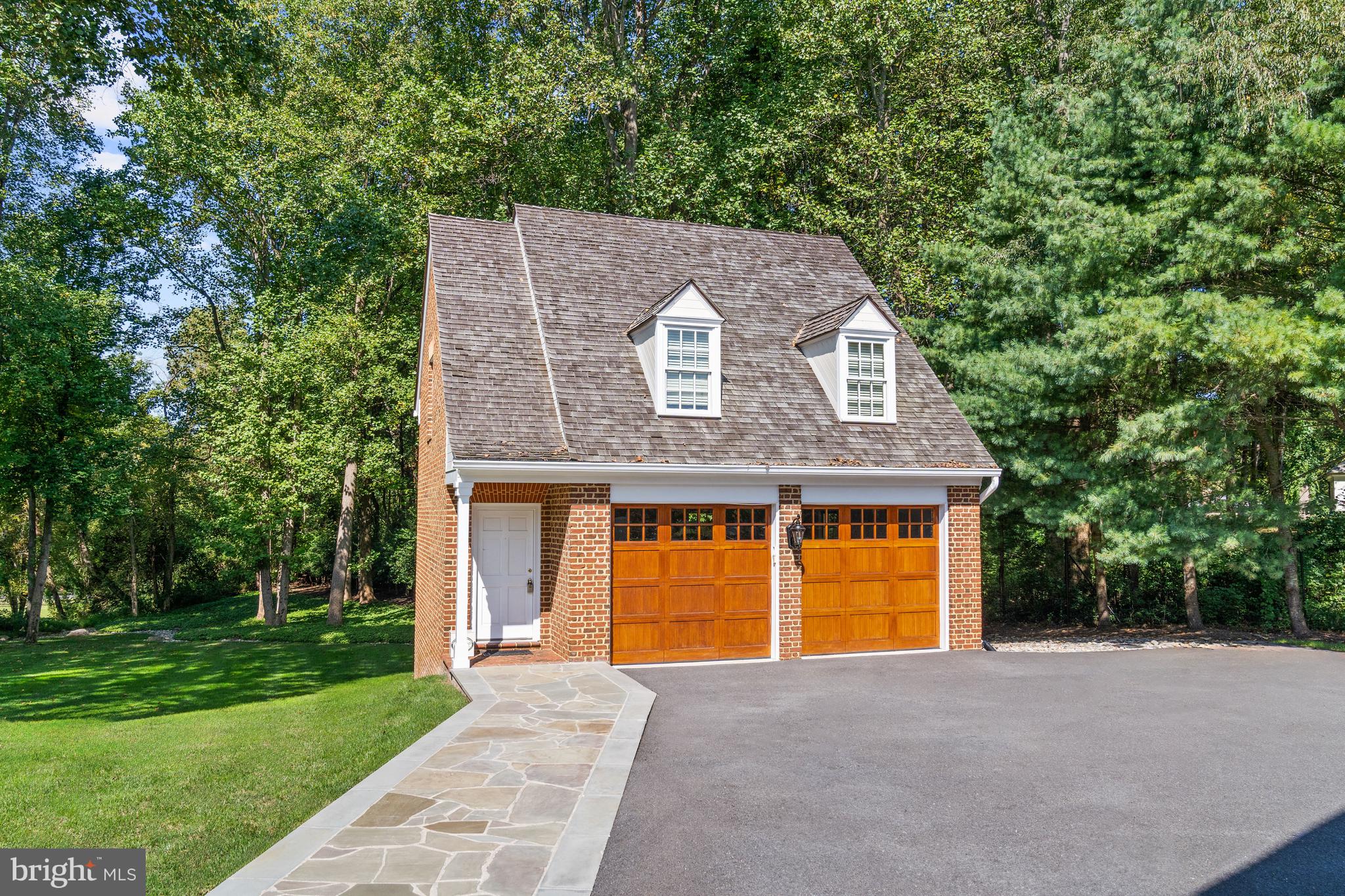 SADDLE RIDGE - Residential