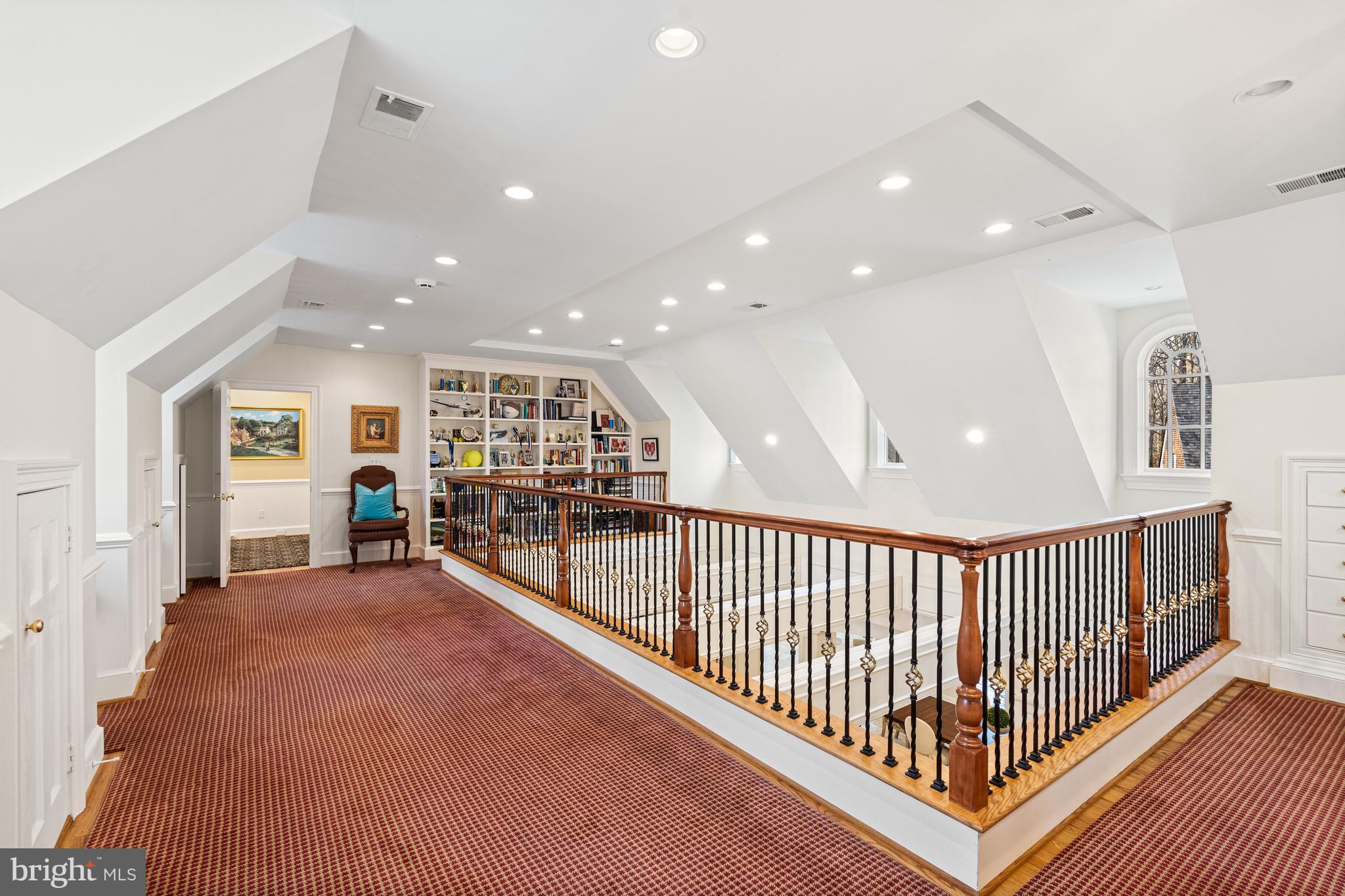 SADDLE RIDGE - Residential