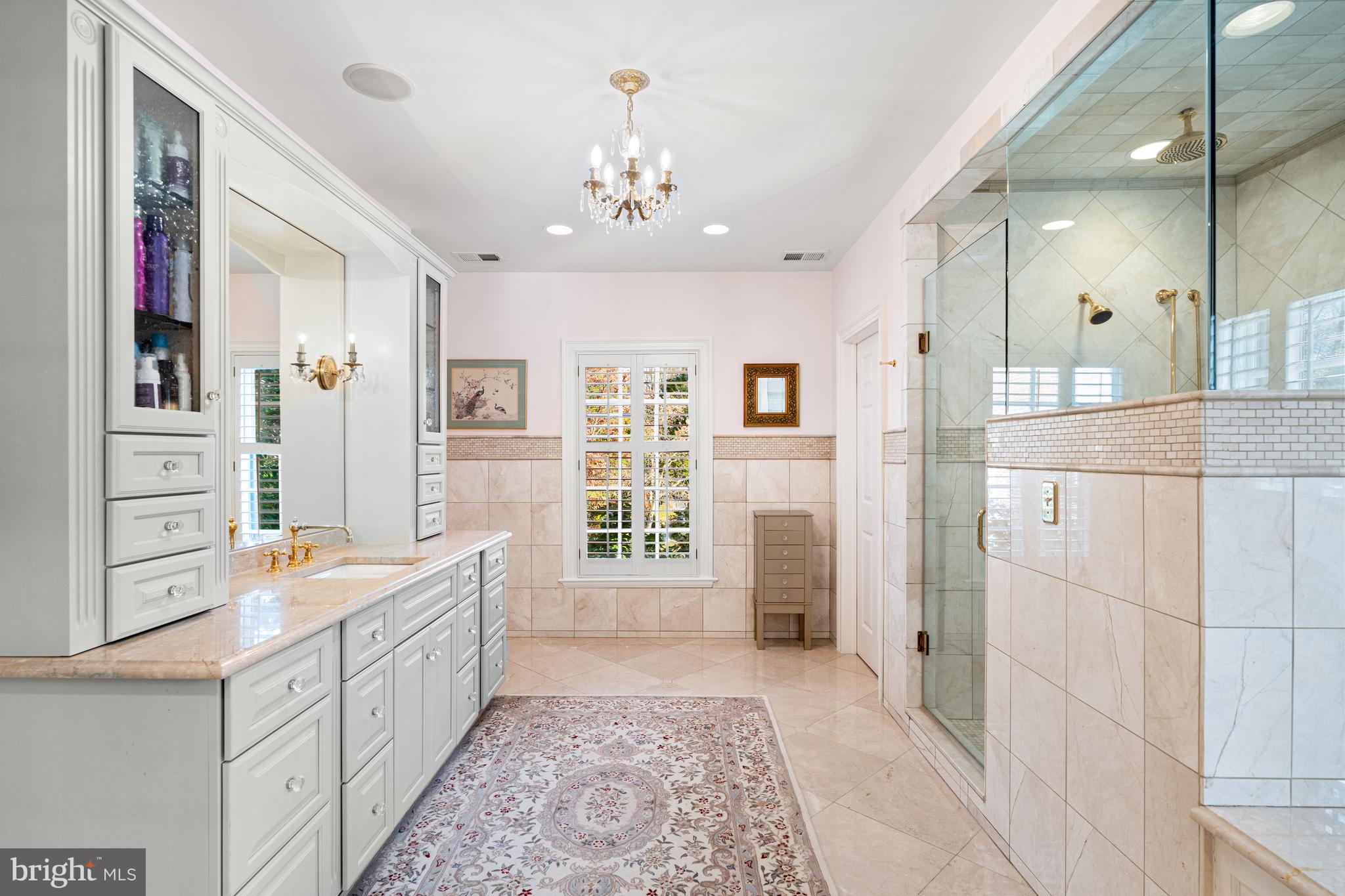 SADDLE RIDGE - Residential