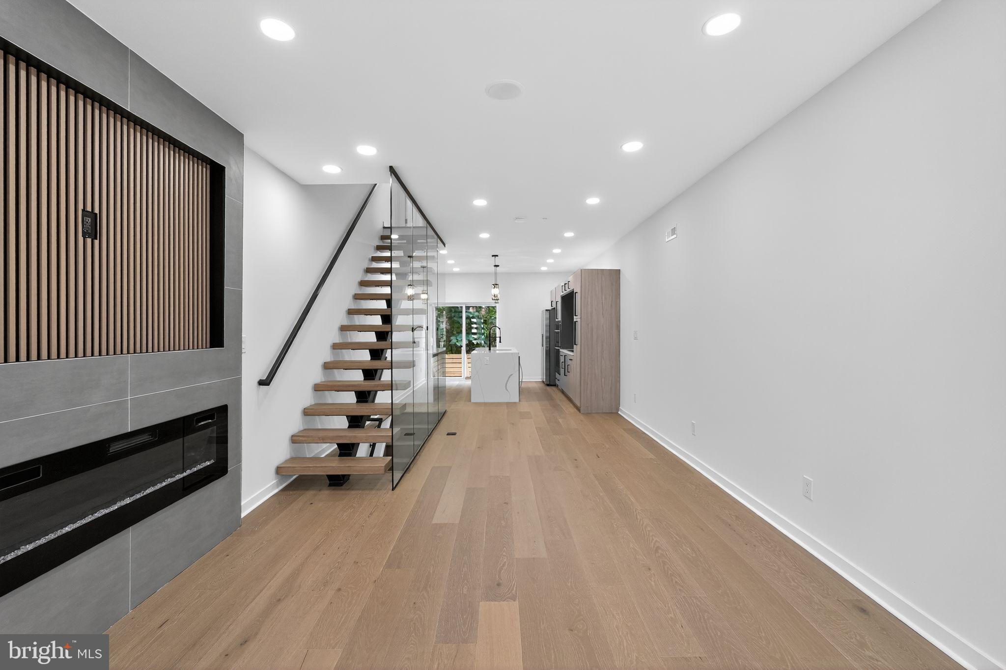 POINT BREEZE - Residential