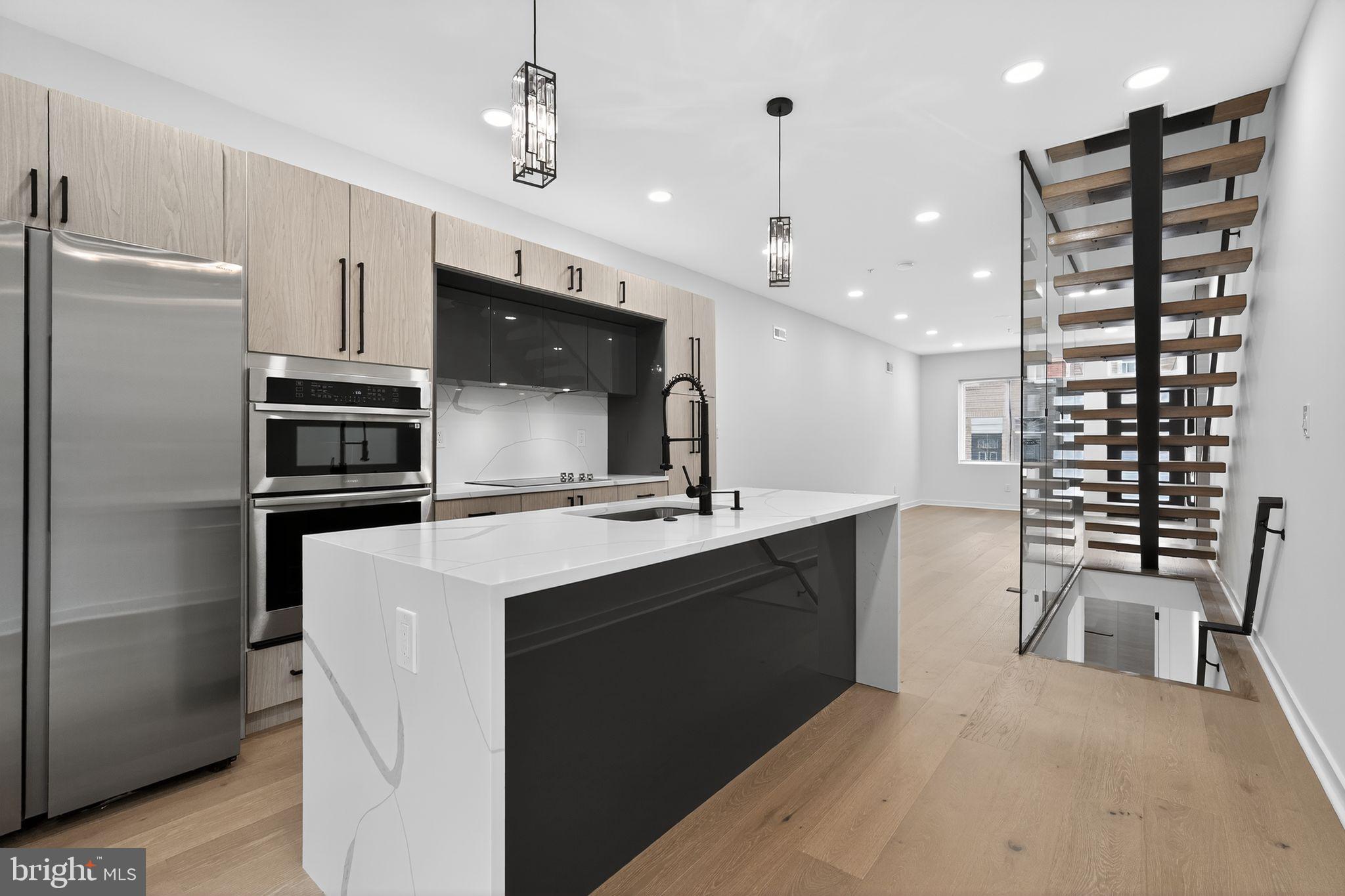 POINT BREEZE - Residential