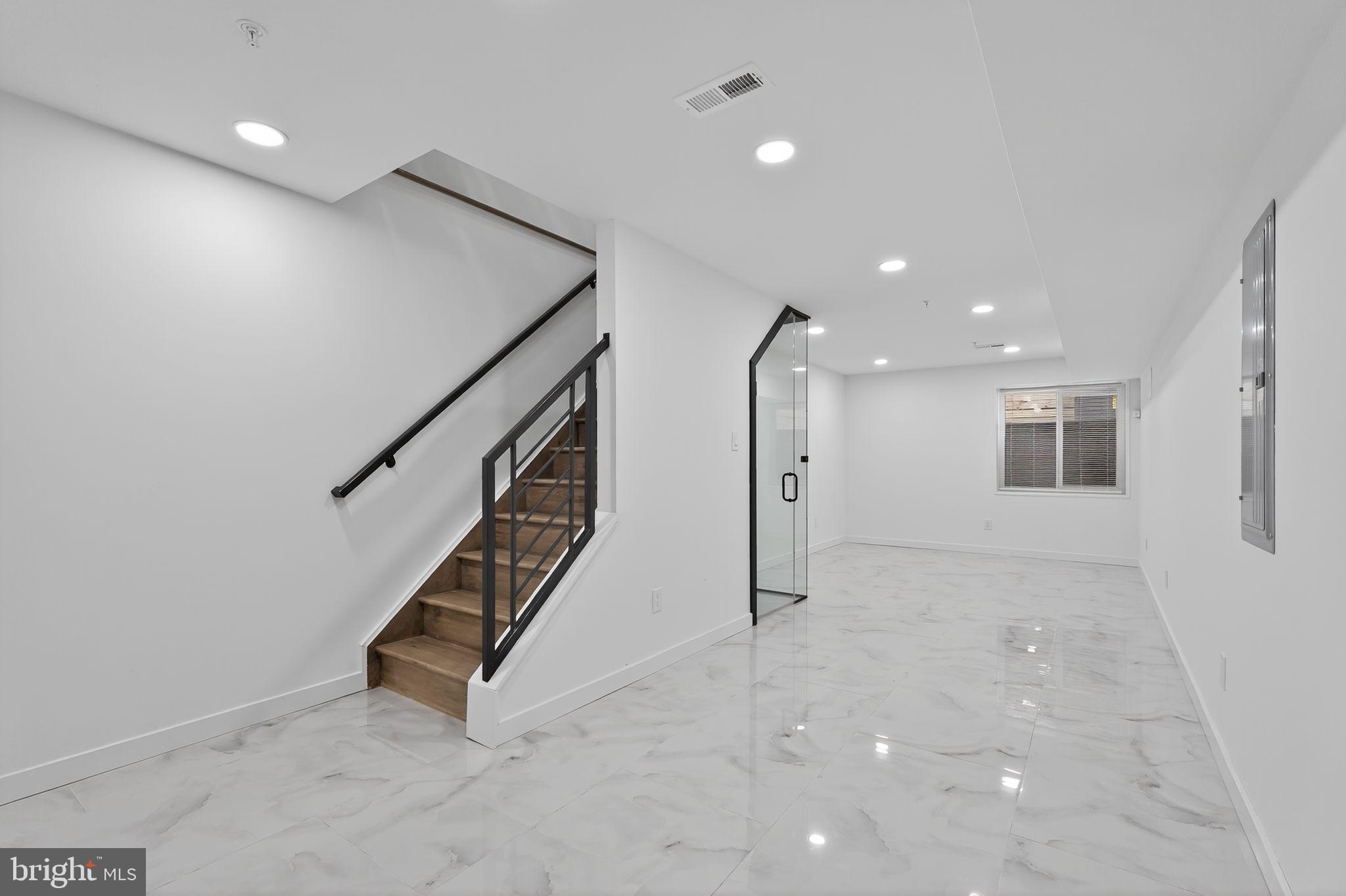 POINT BREEZE - Residential