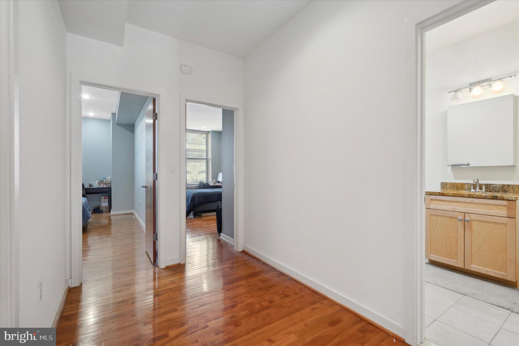 WASHINGTON SQ - Residential