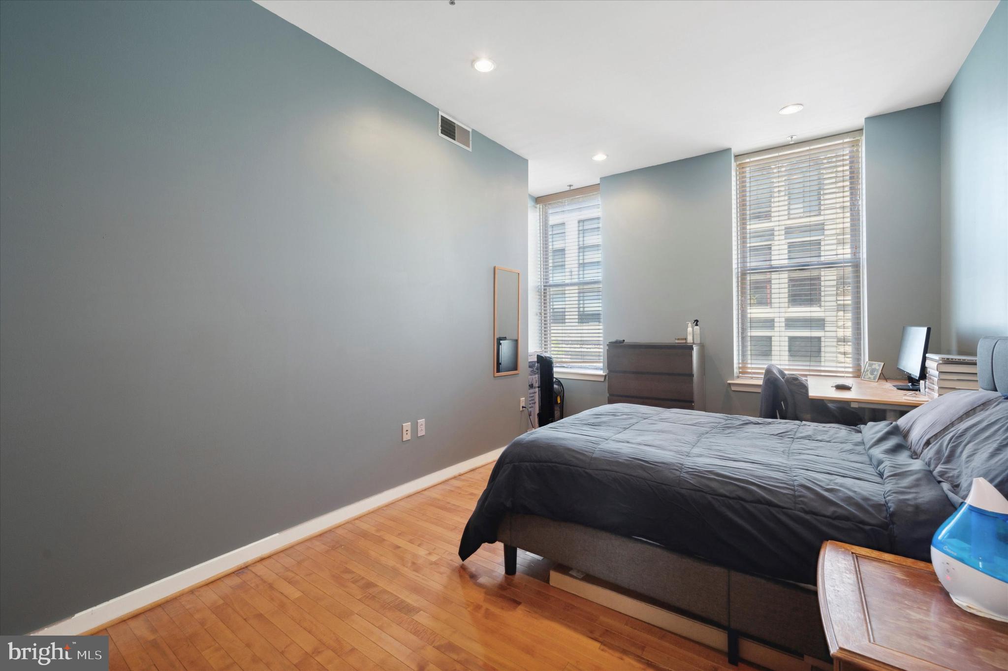 WASHINGTON SQ - Residential