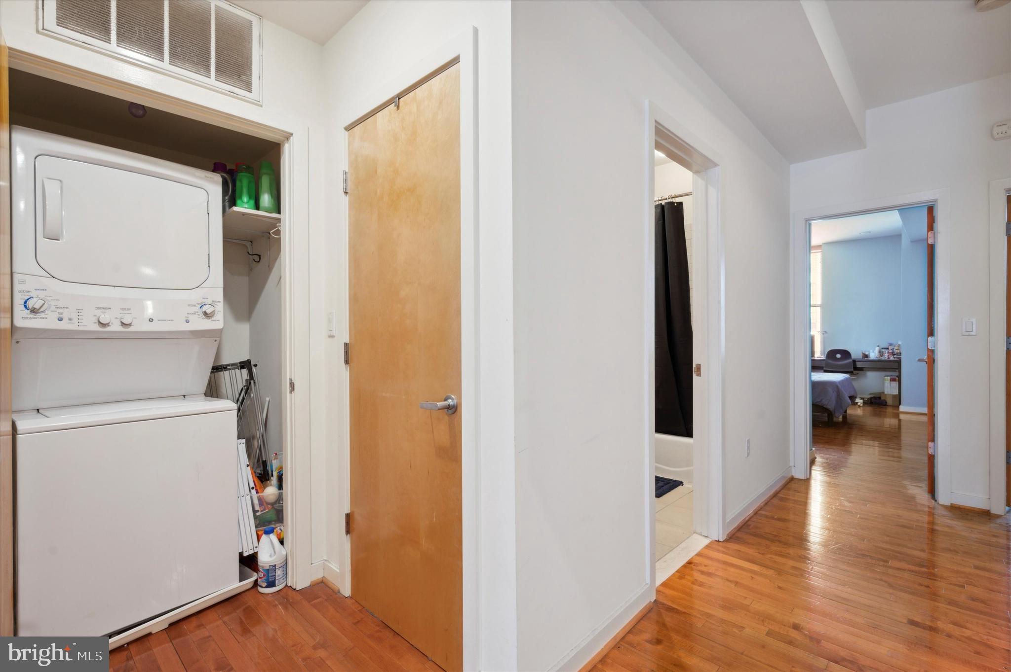WASHINGTON SQ - Residential