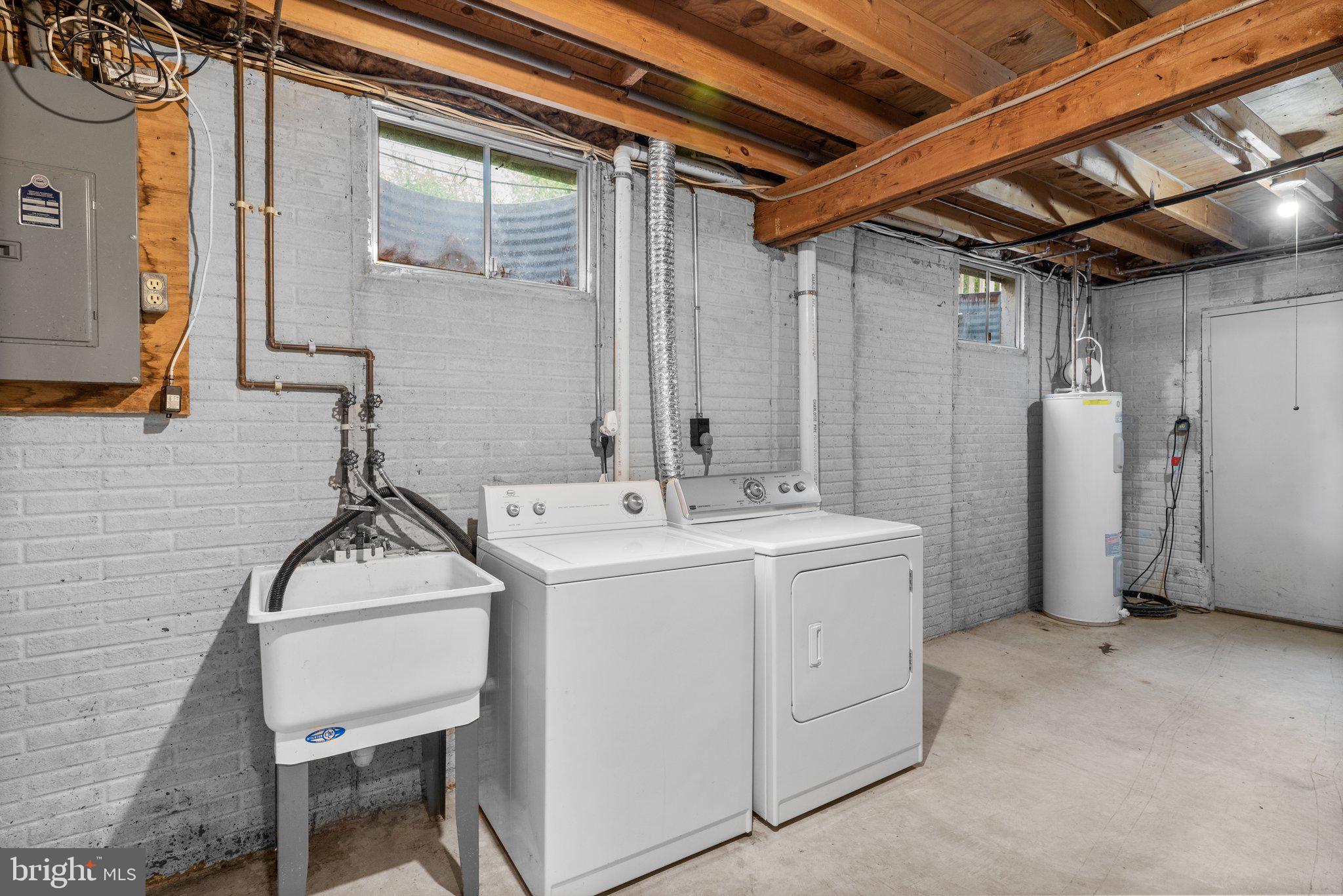 BRIMFIELD - Residential