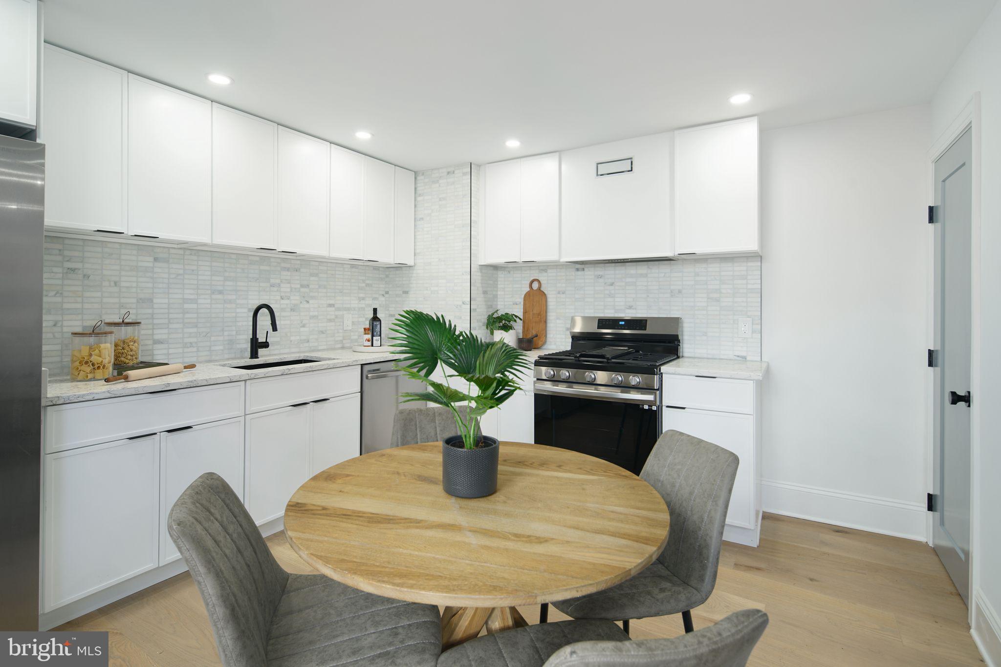 QUEEN VILLAGE - Residential Lease