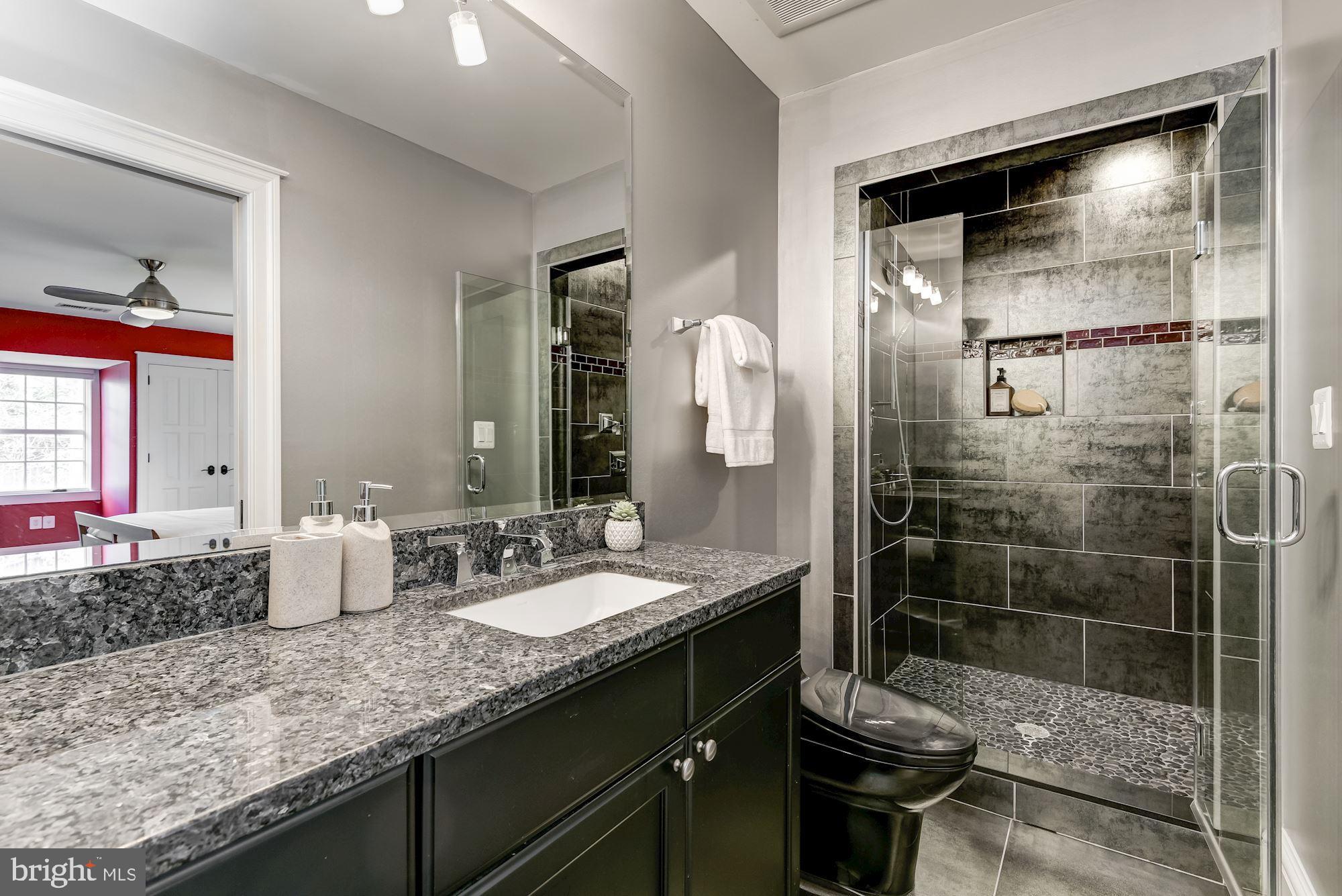 GREENWICH FOREST - Residential