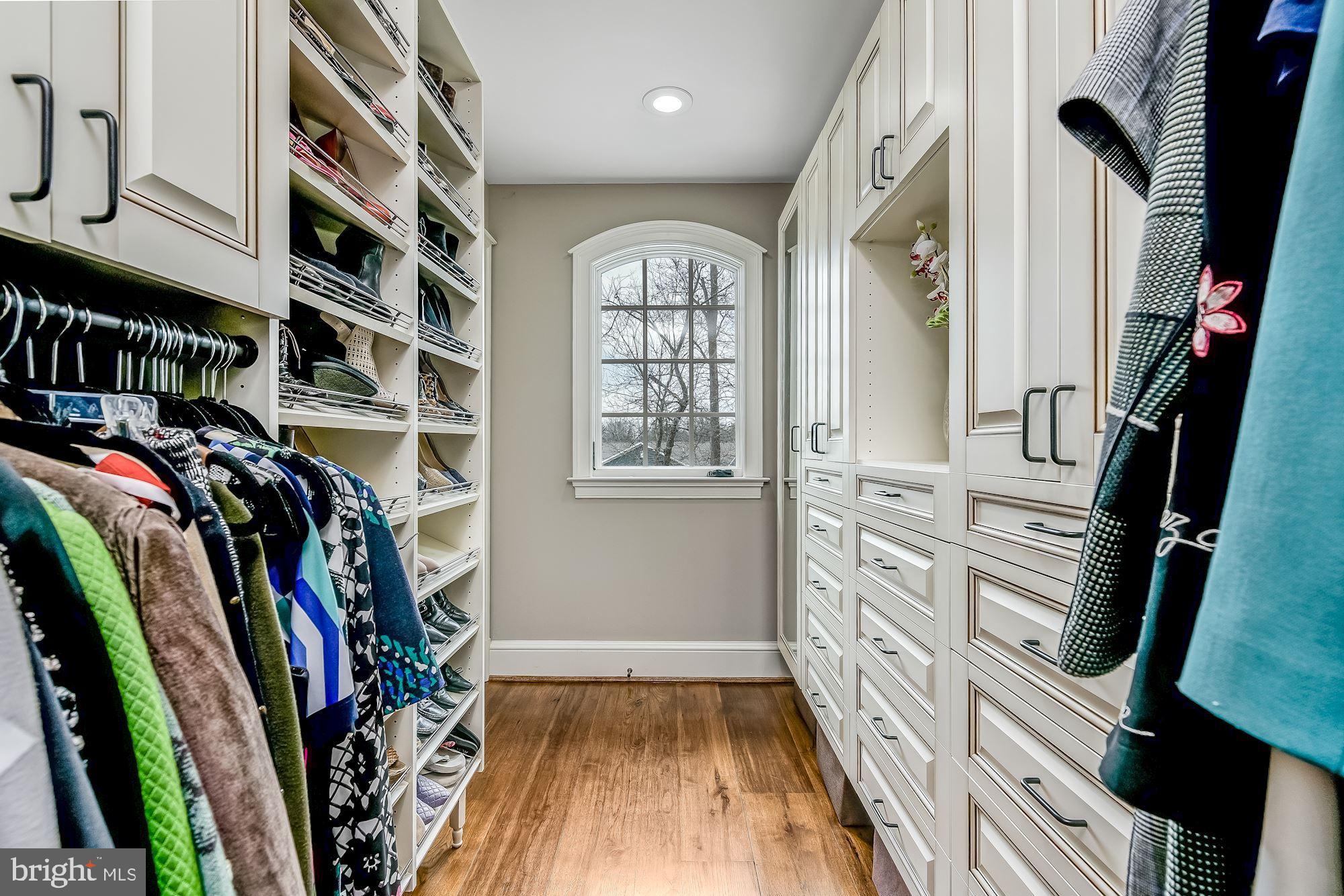 GREENWICH FOREST - Residential