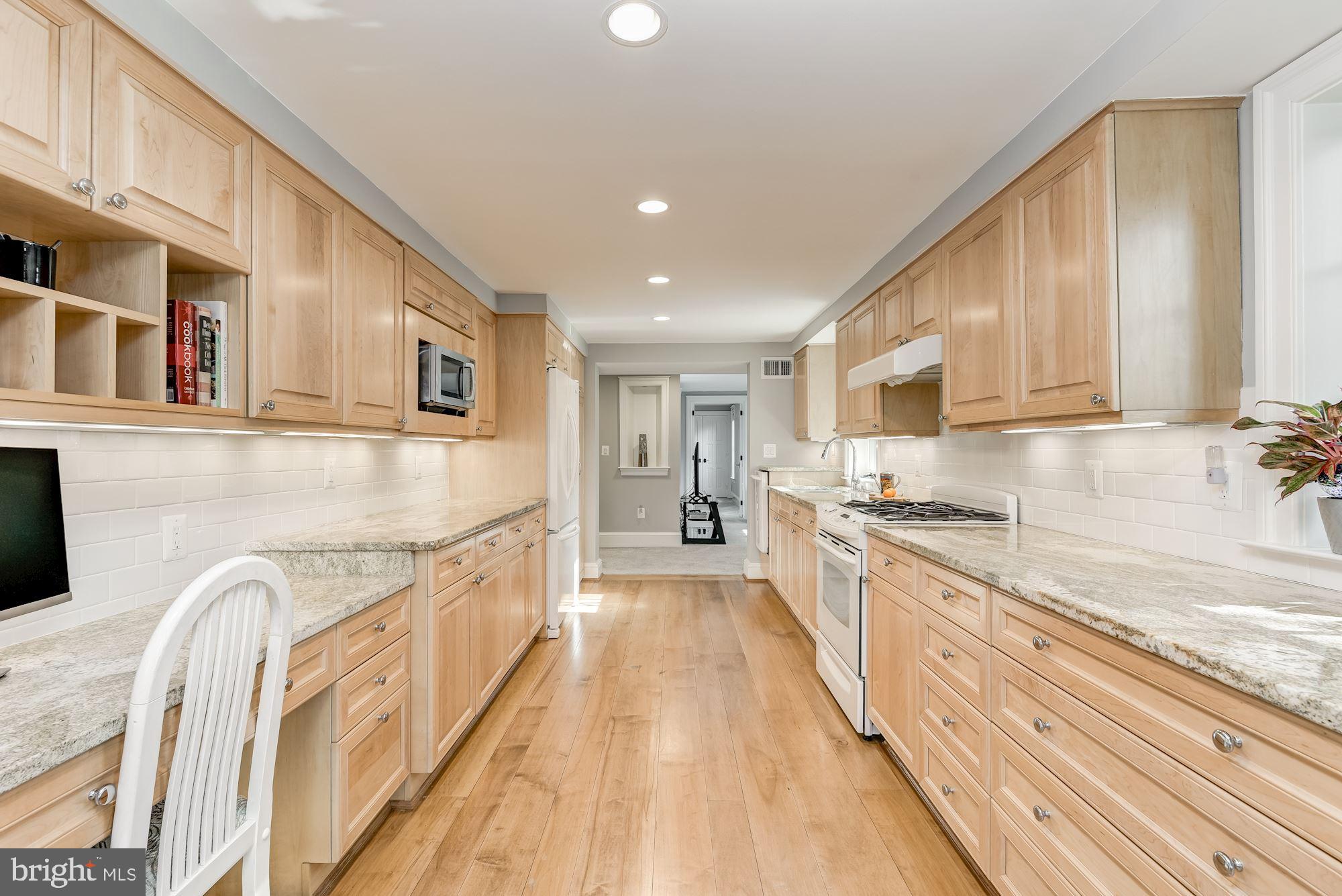 GREENWICH FOREST - Residential