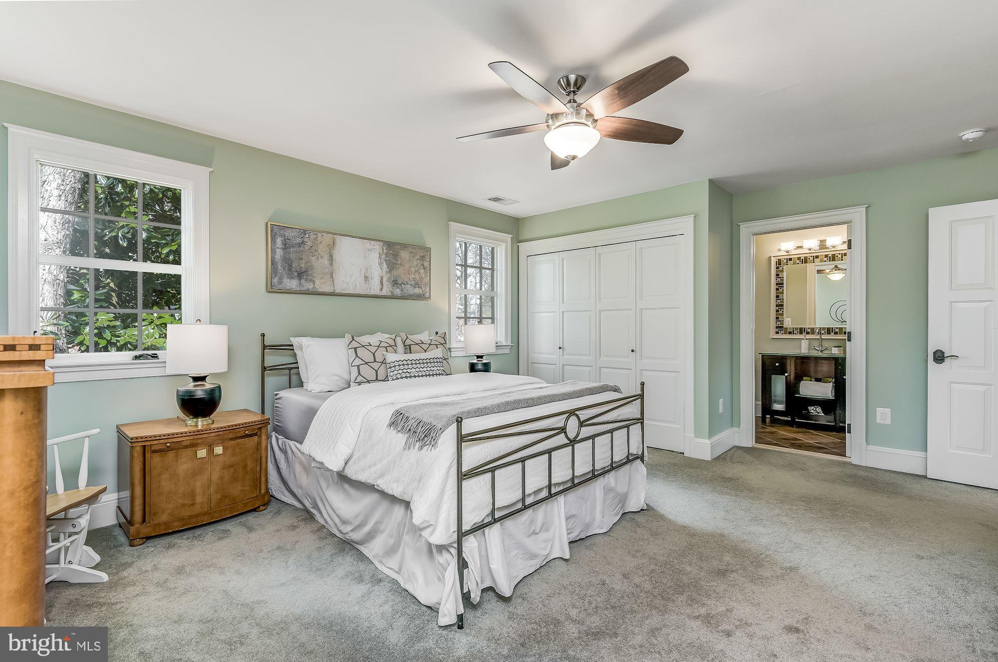 GREENWICH FOREST - Residential