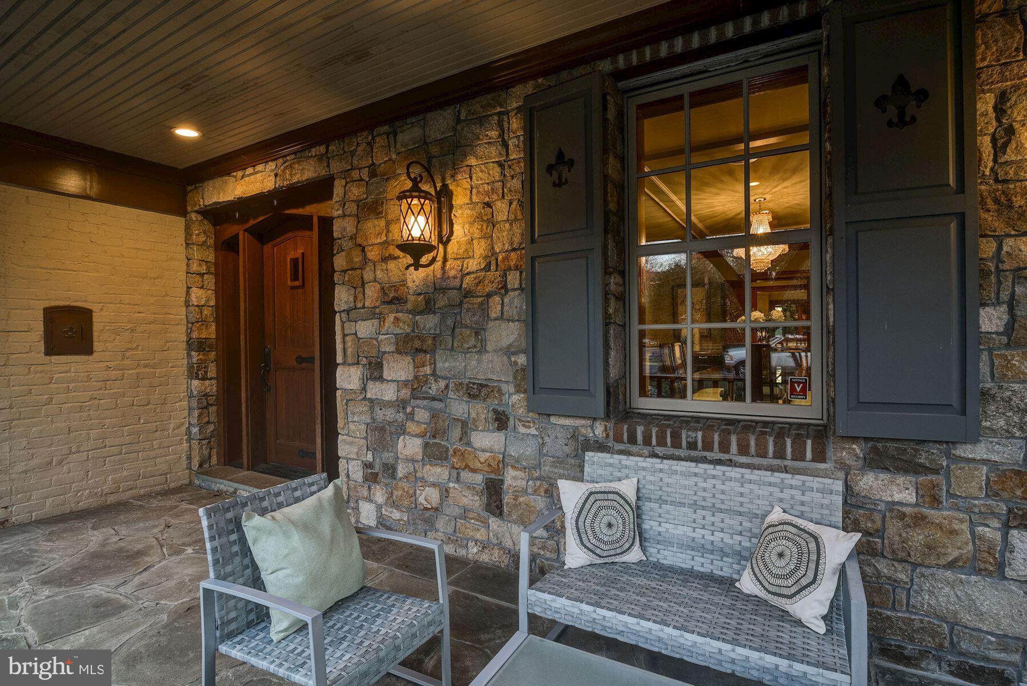 GREENWICH FOREST - Residential