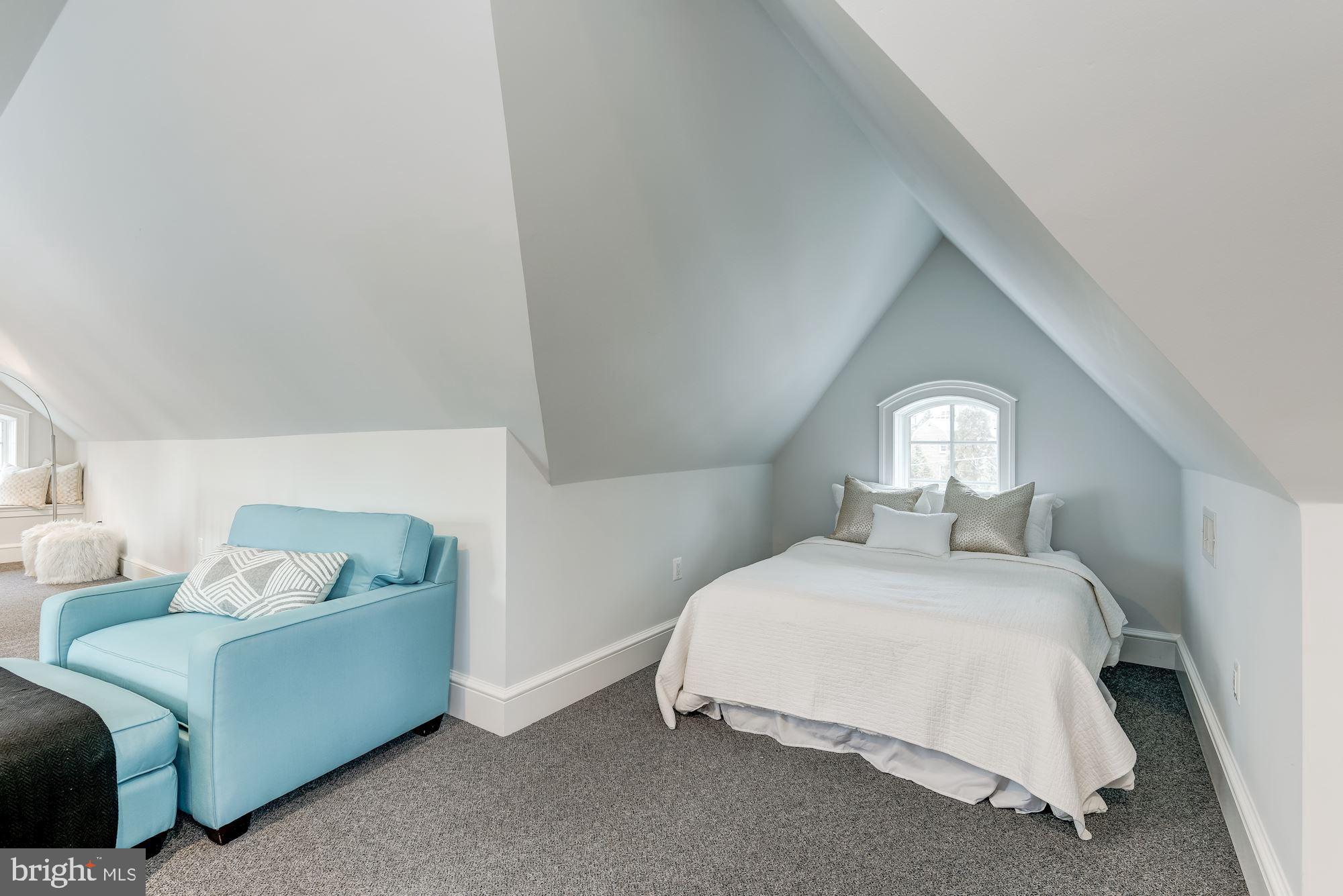 GREENWICH FOREST - Residential