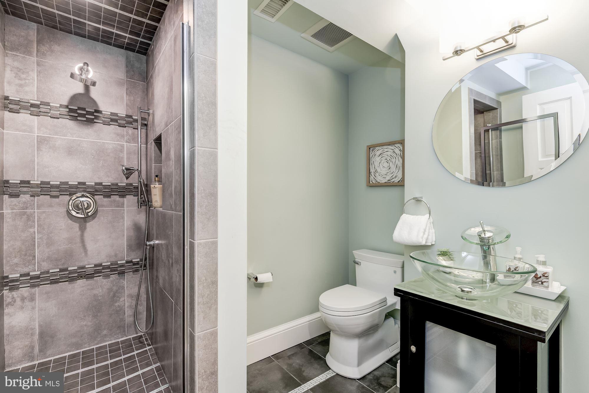 GREENWICH FOREST - Residential