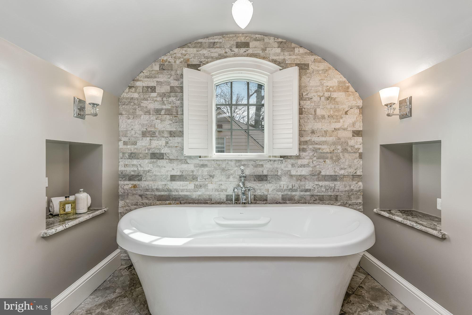 GREENWICH FOREST - Residential