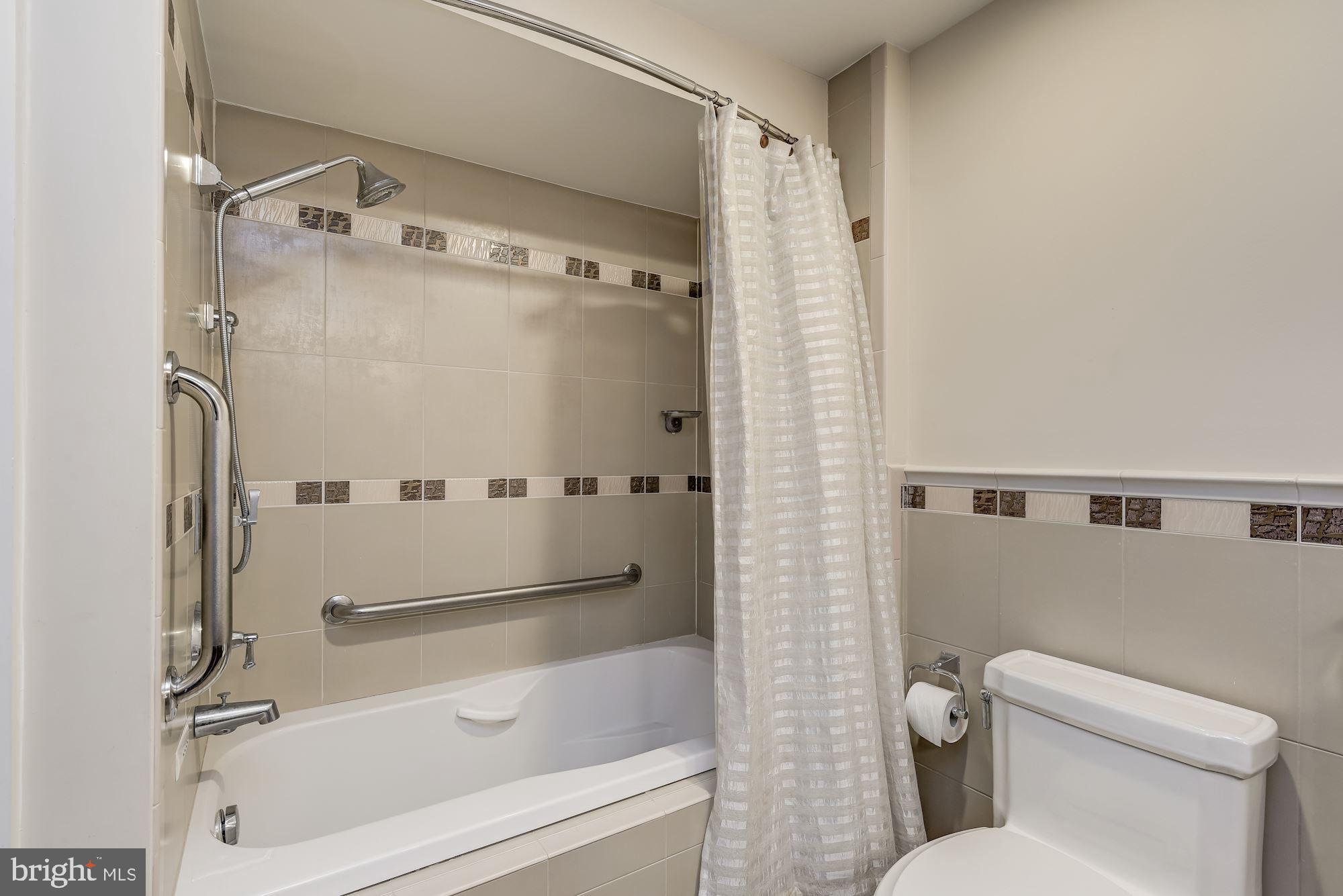 GREENWICH FOREST - Residential