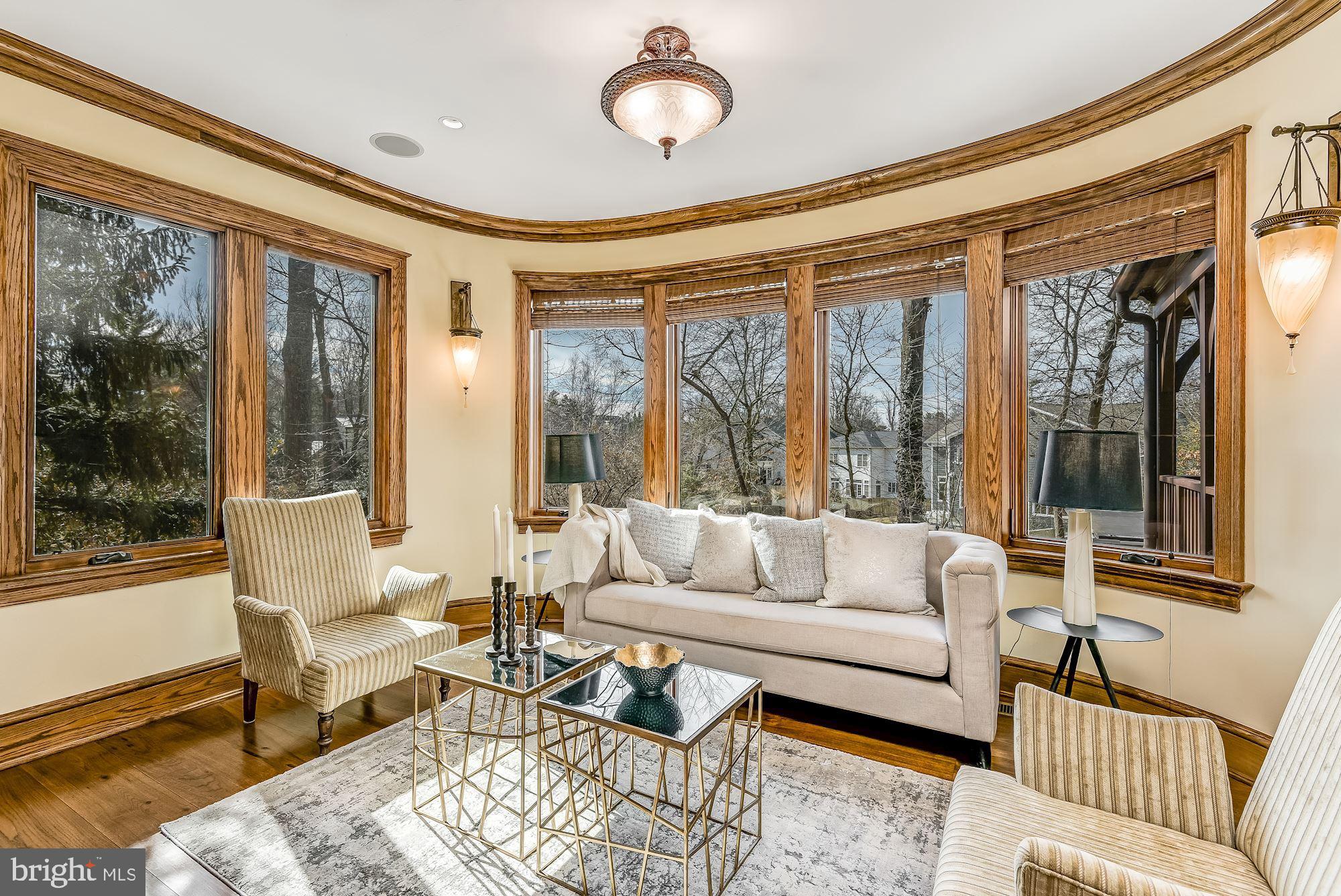 GREENWICH FOREST - Residential