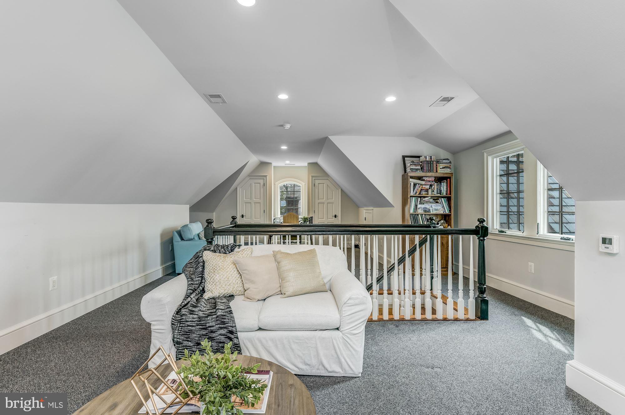 GREENWICH FOREST - Residential