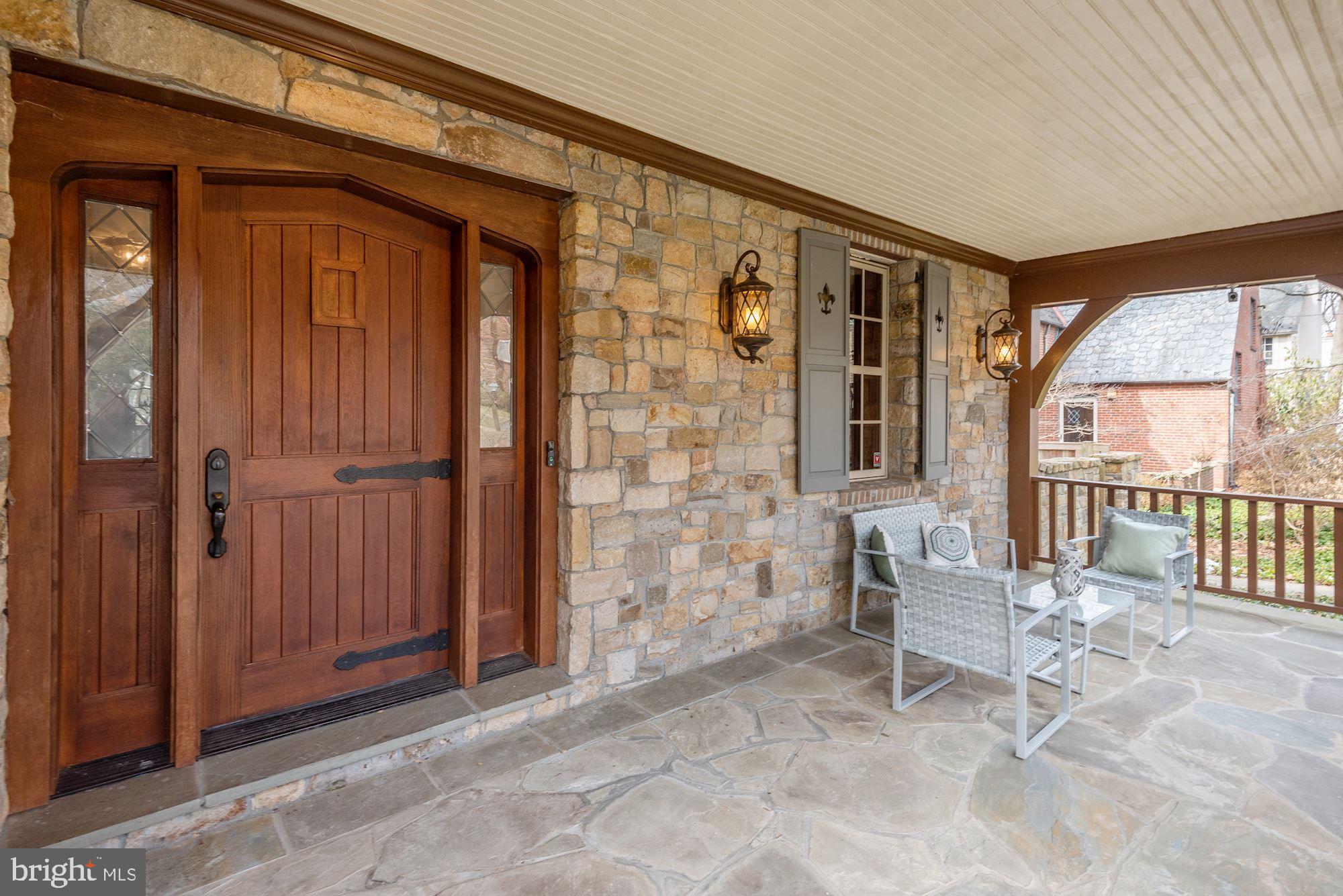 GREENWICH FOREST - Residential