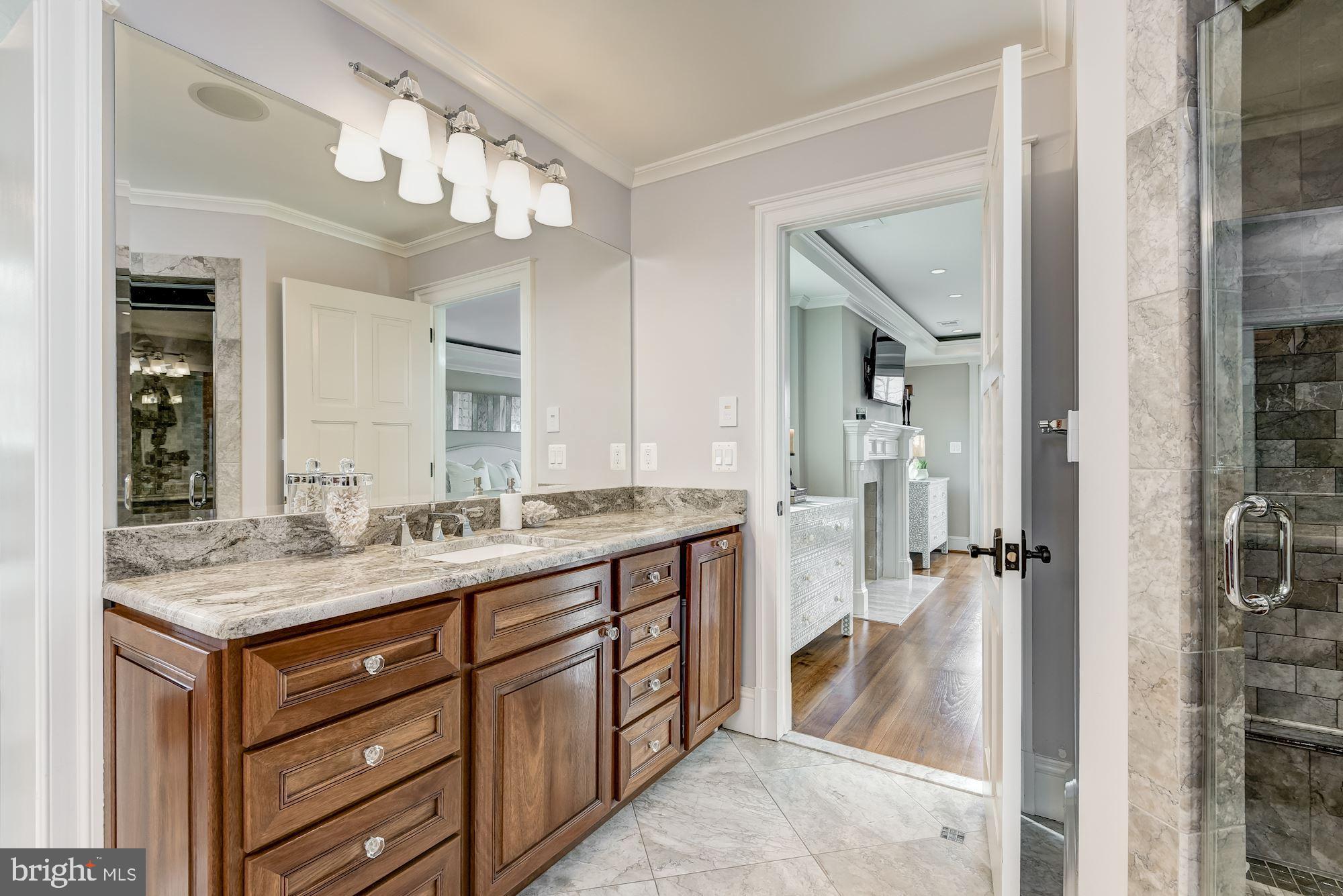 GREENWICH FOREST - Residential