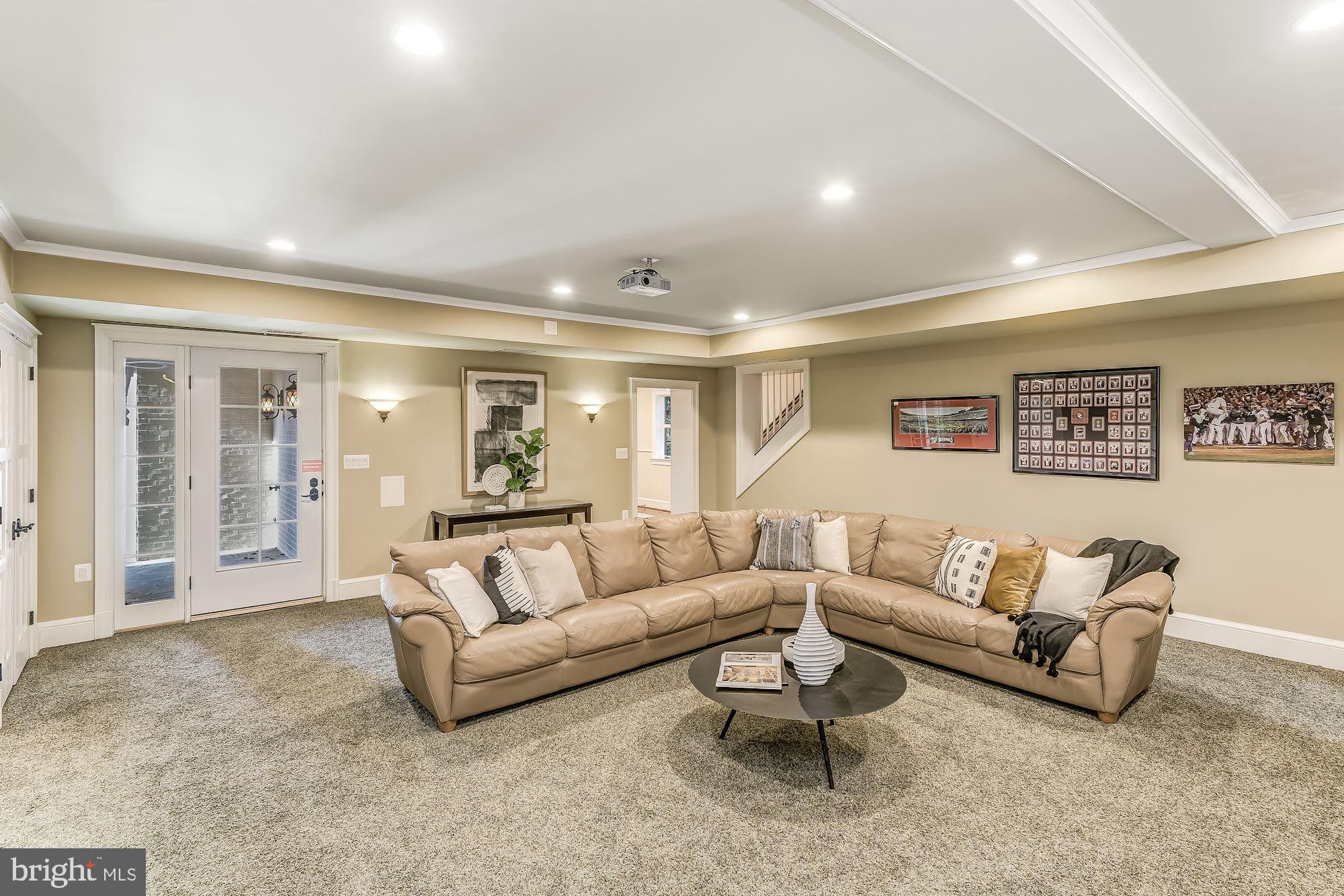 GREENWICH FOREST - Residential